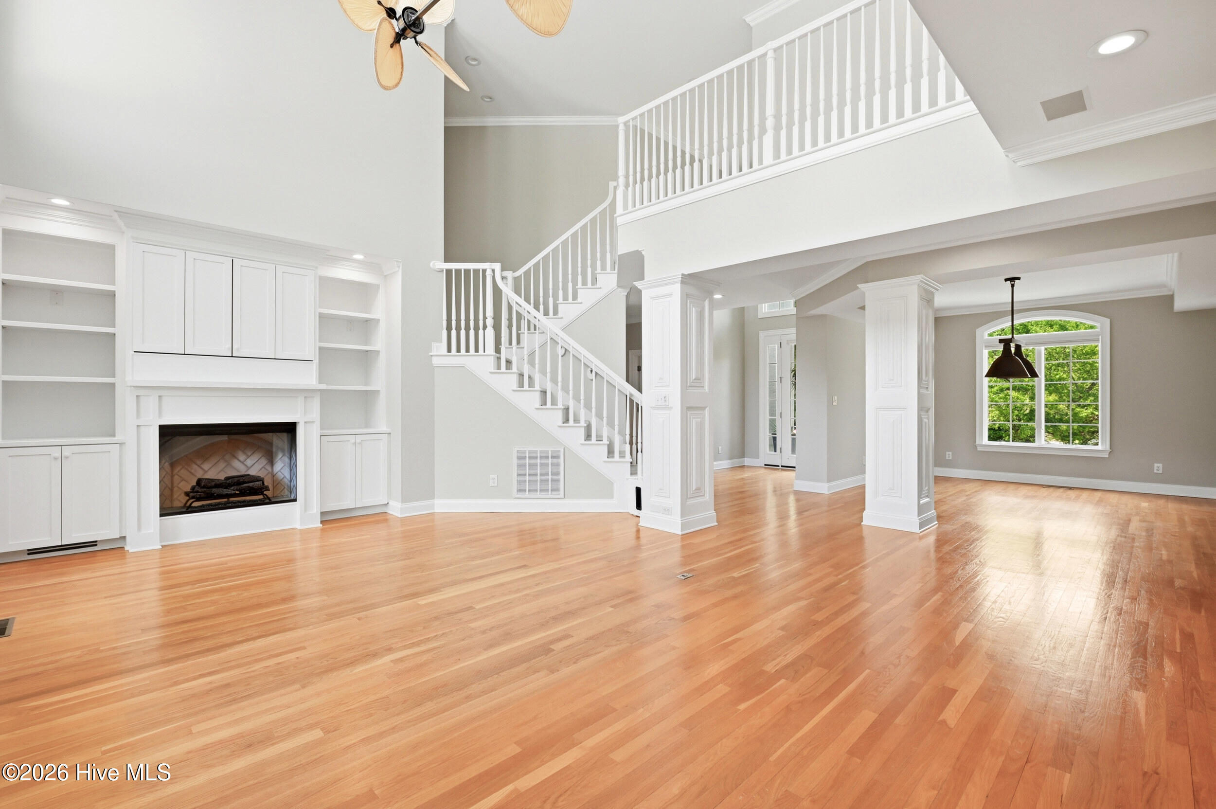 100566149 | Photo 18