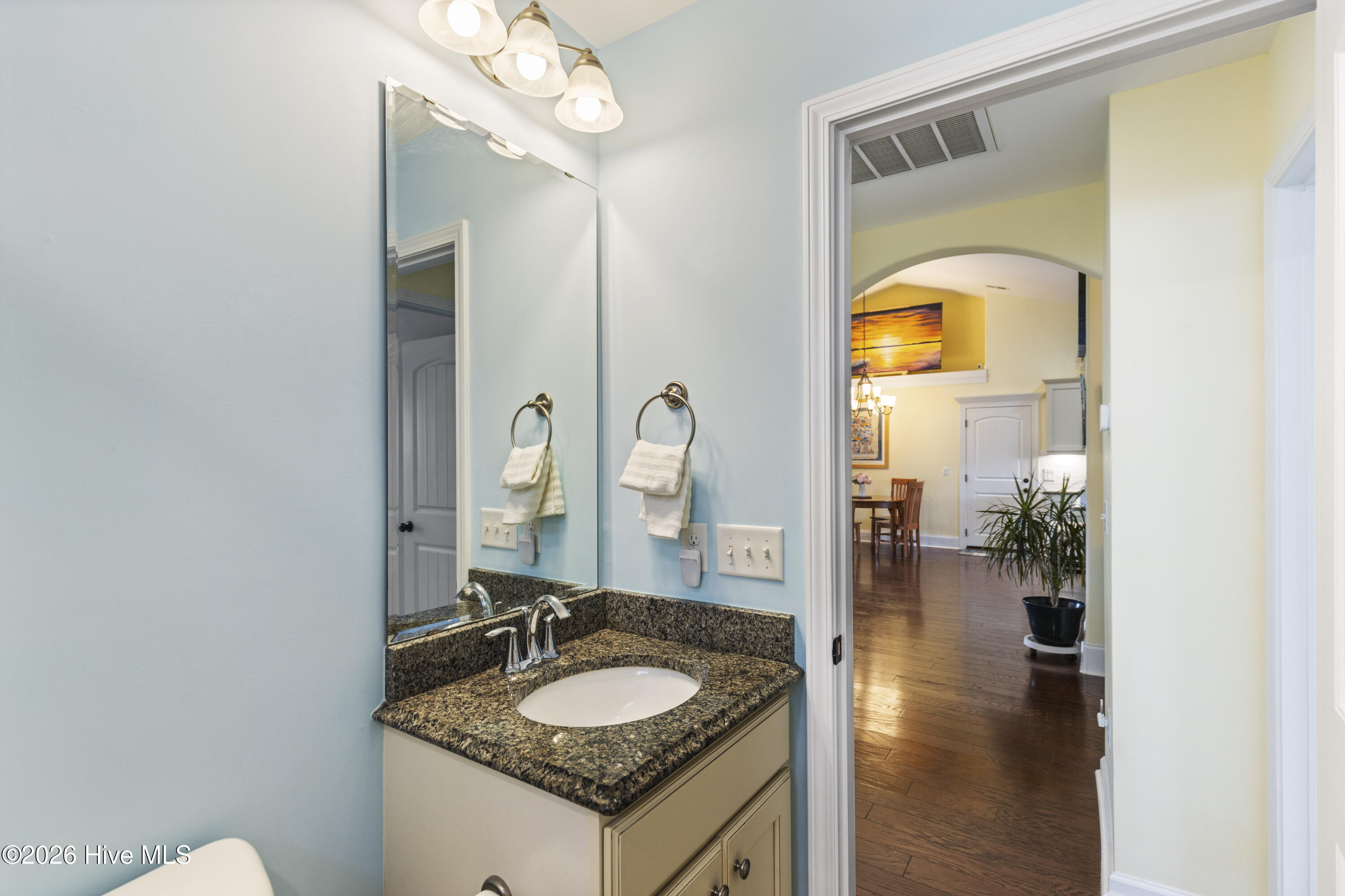 100551829 | Photo 34