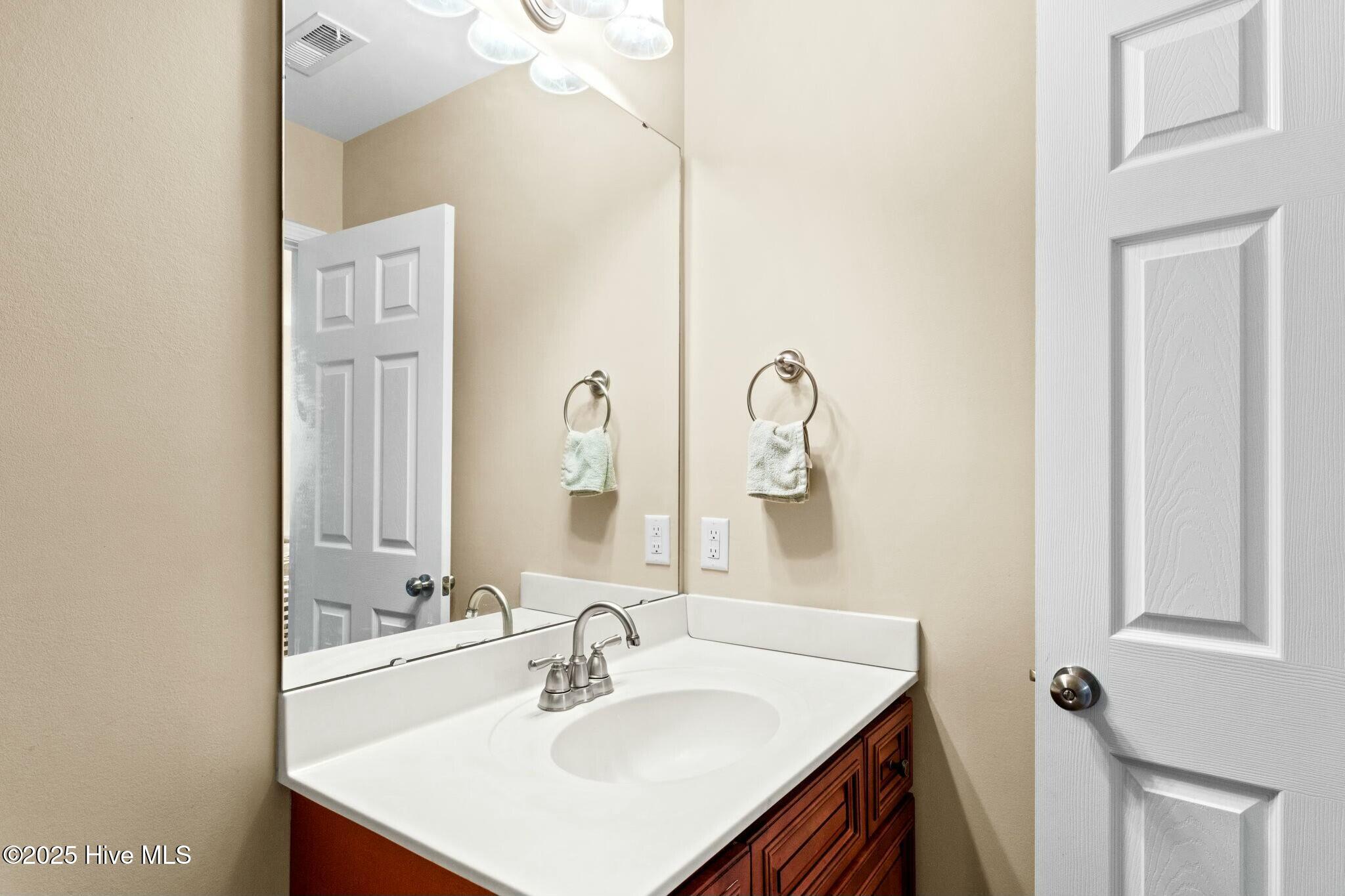 100503089 | Photo 39