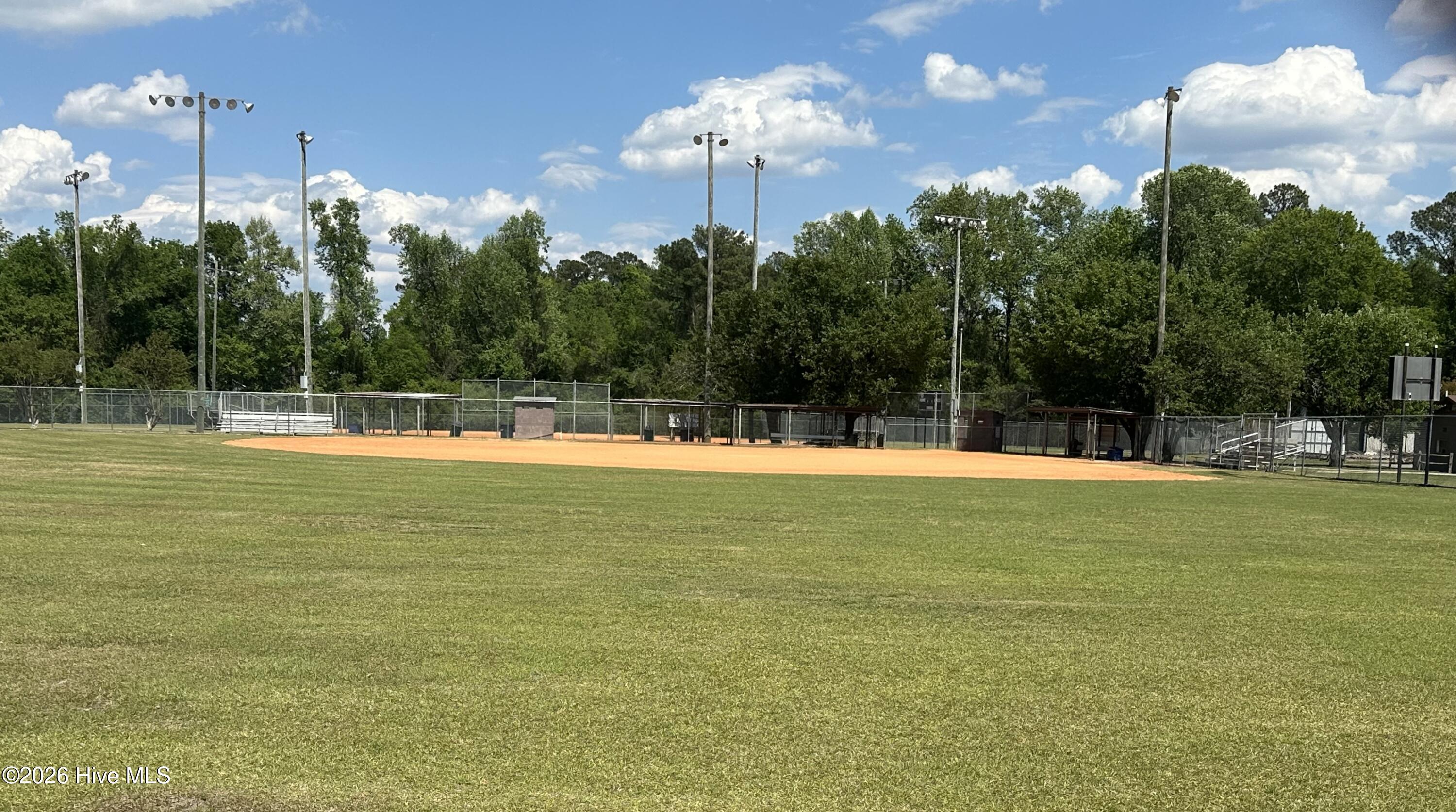 100567713 | Photo 27