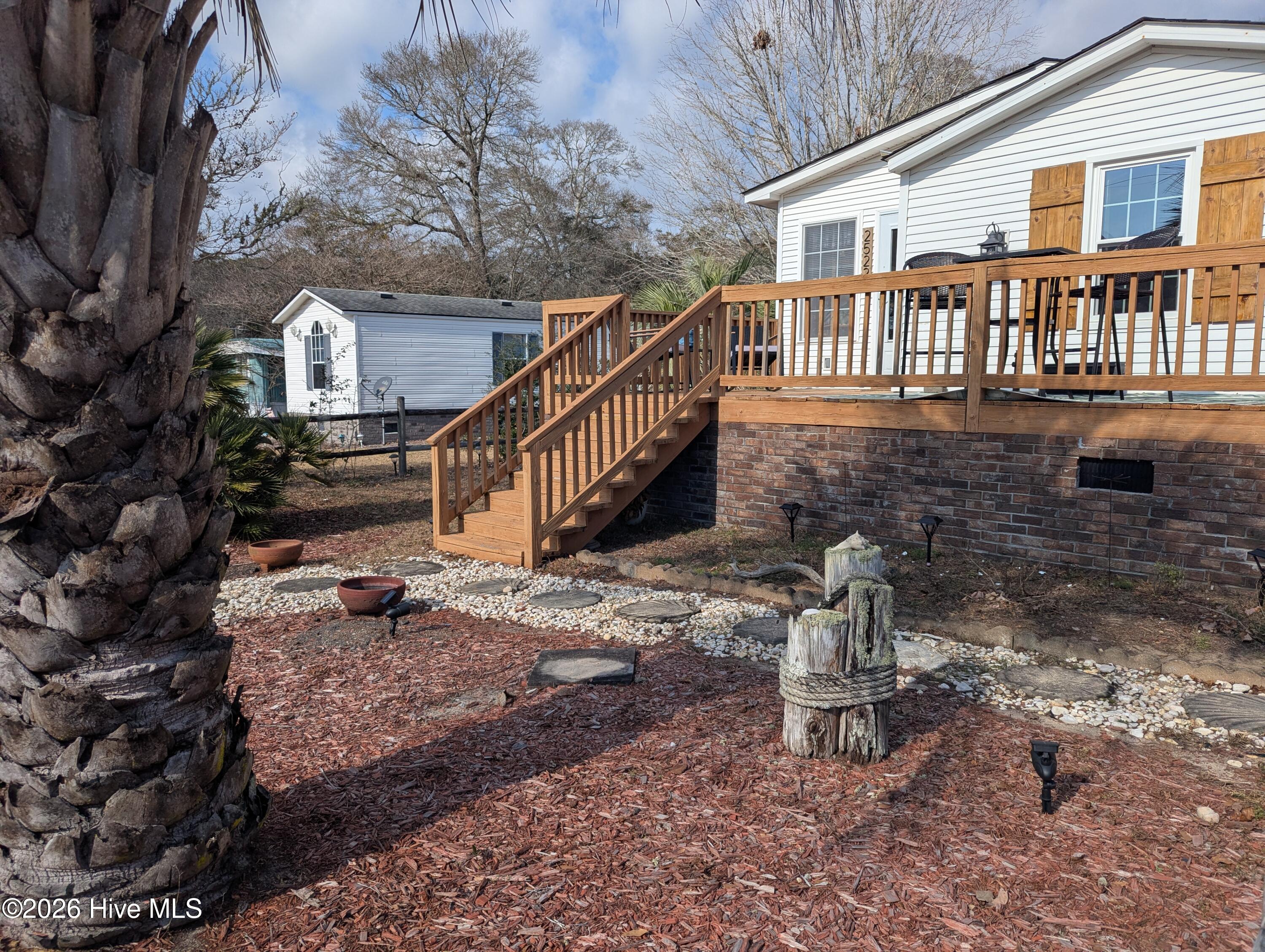 100548489 | Photo 38