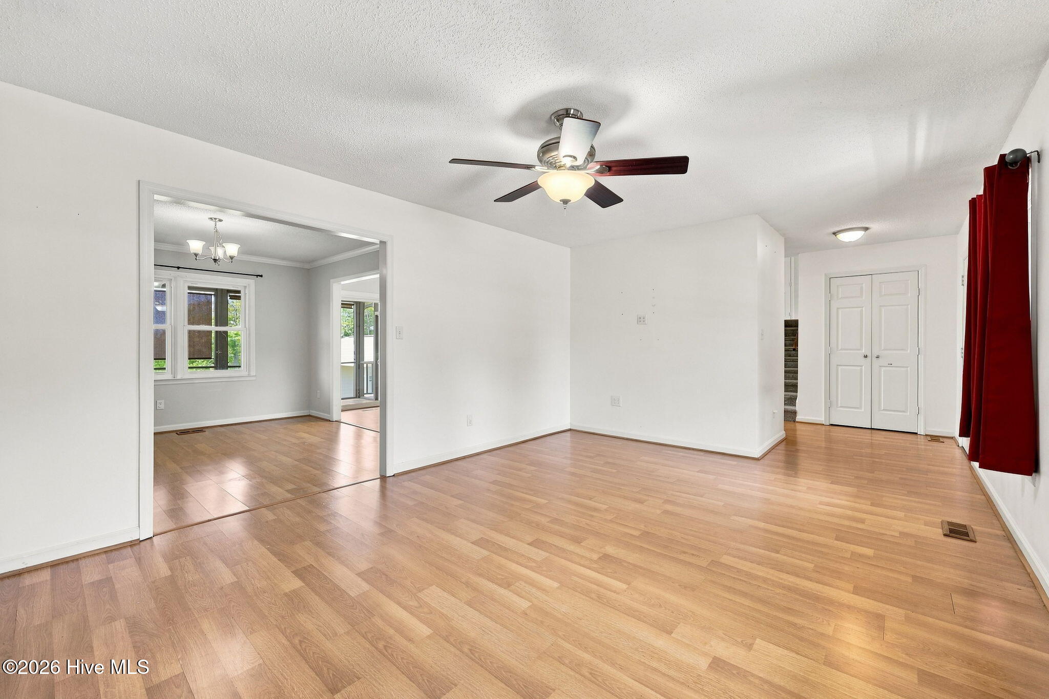 907 Oak 