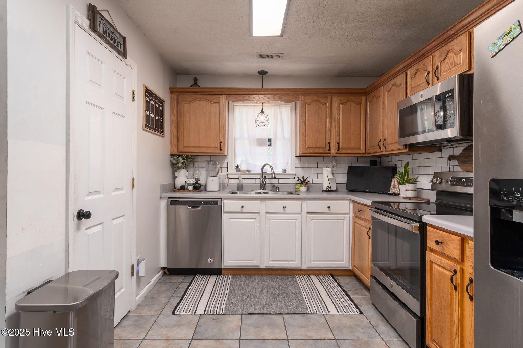 100537602 | Photo 13