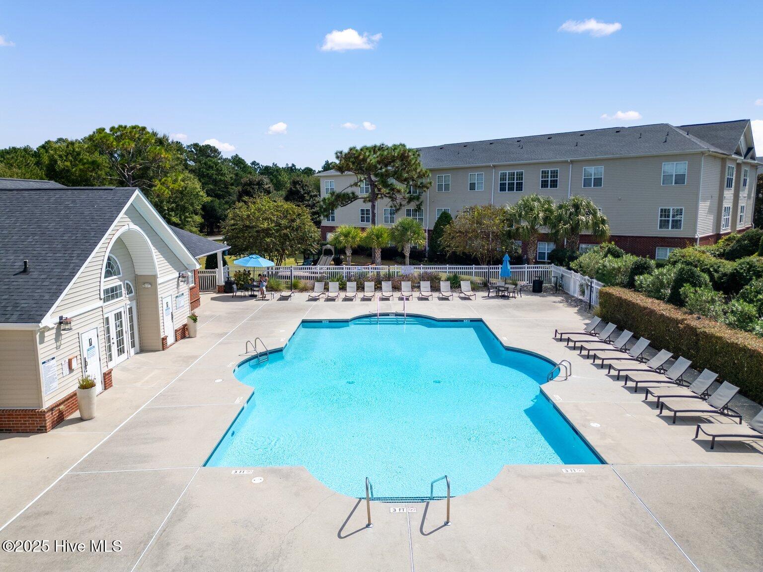 100527168 | Photo 19