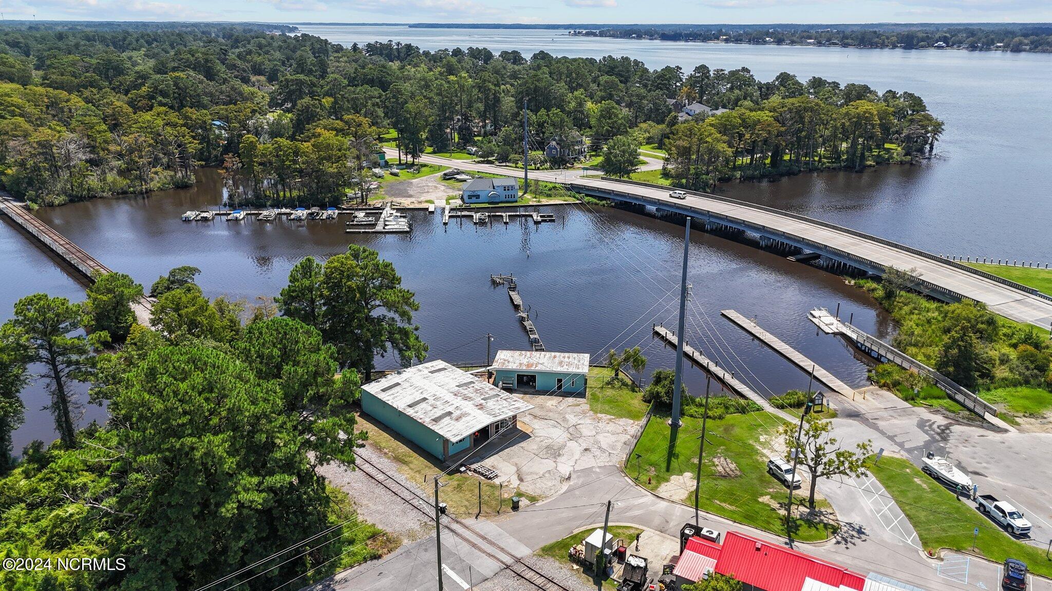 1054 E Main Street, Washington, NC, 27889