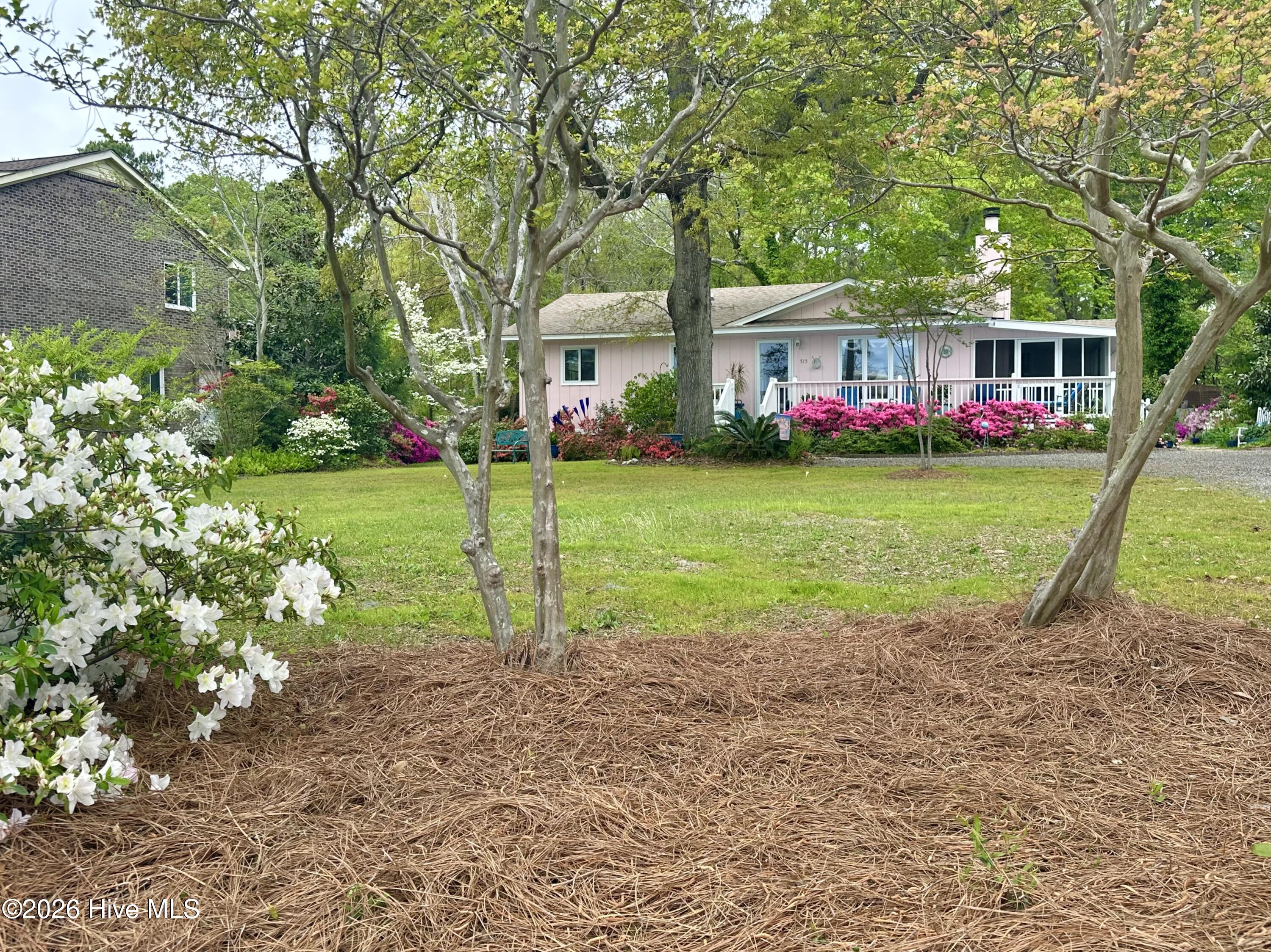 100561830 | Photo 37