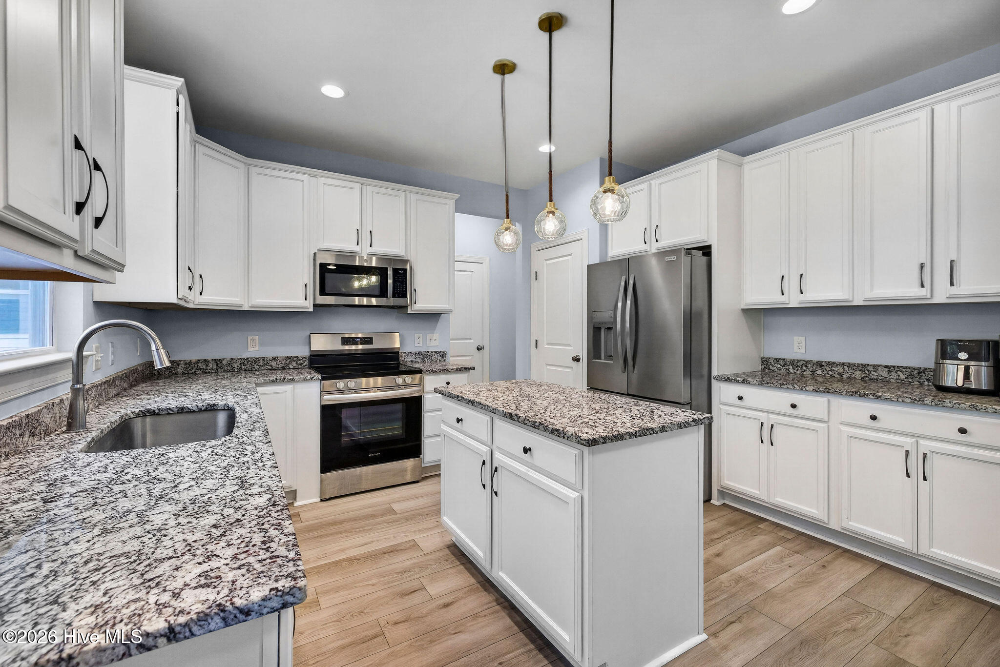 100570587 | Photo 18