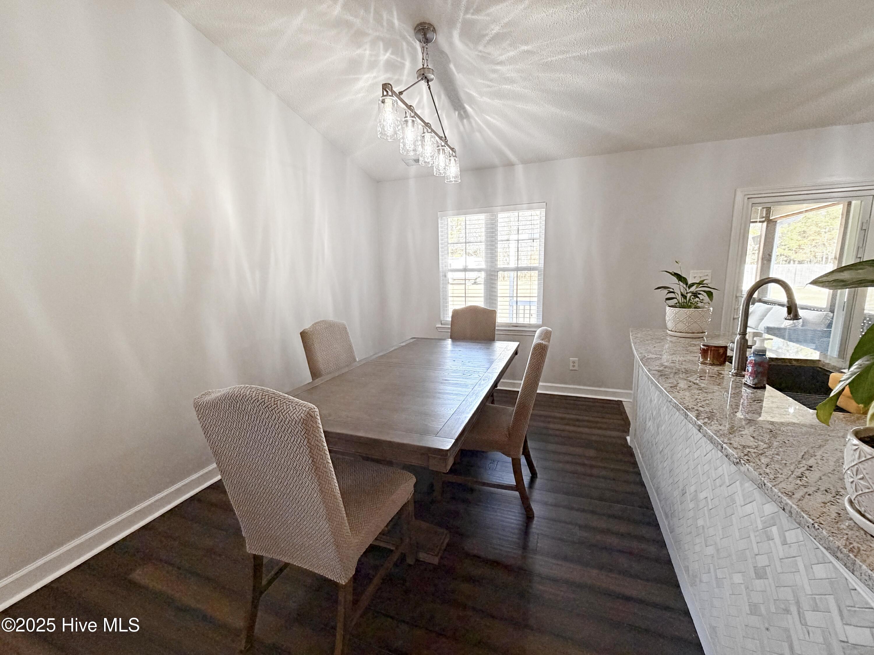 100546247 | Photo 11