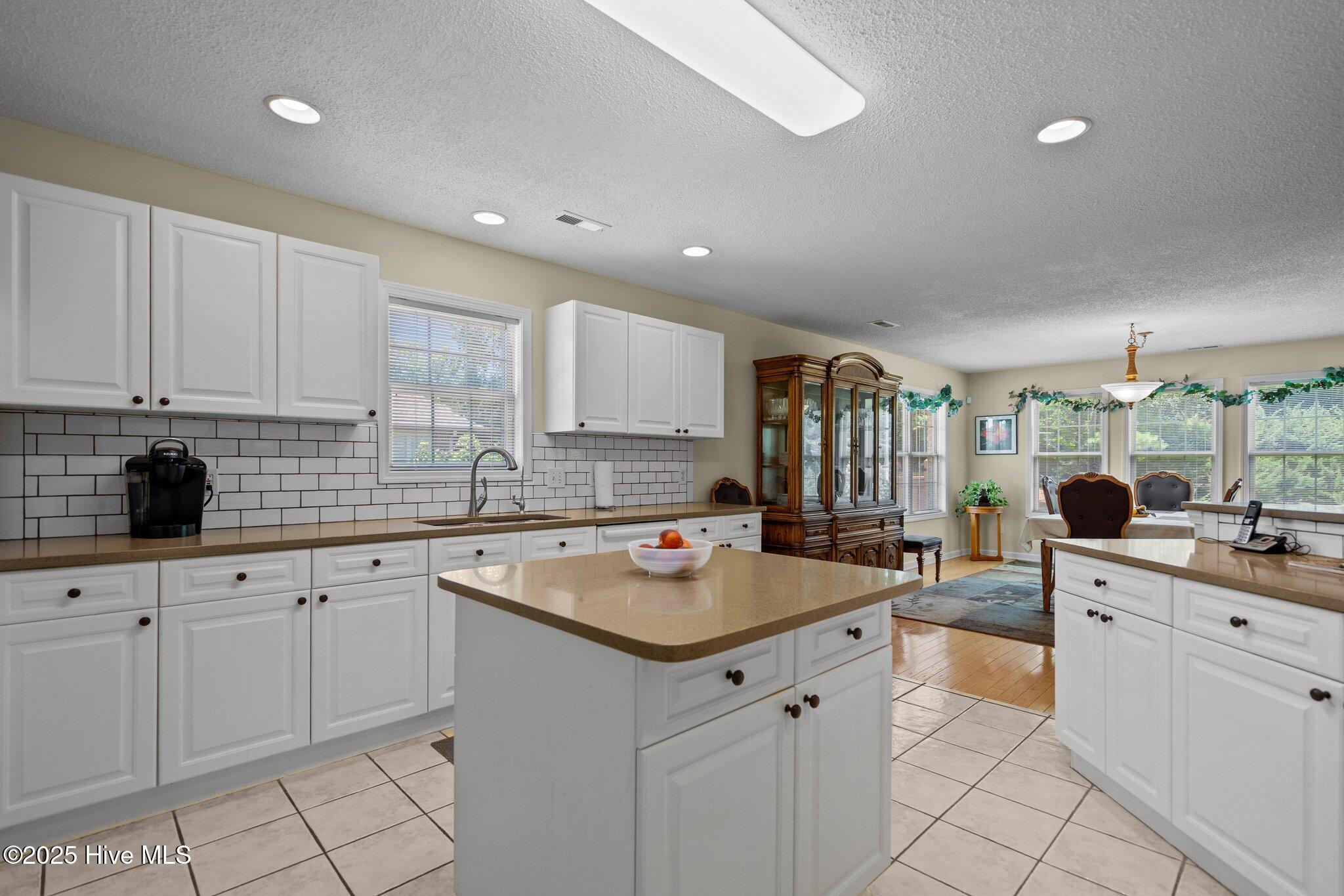 100515832 | Photo 26