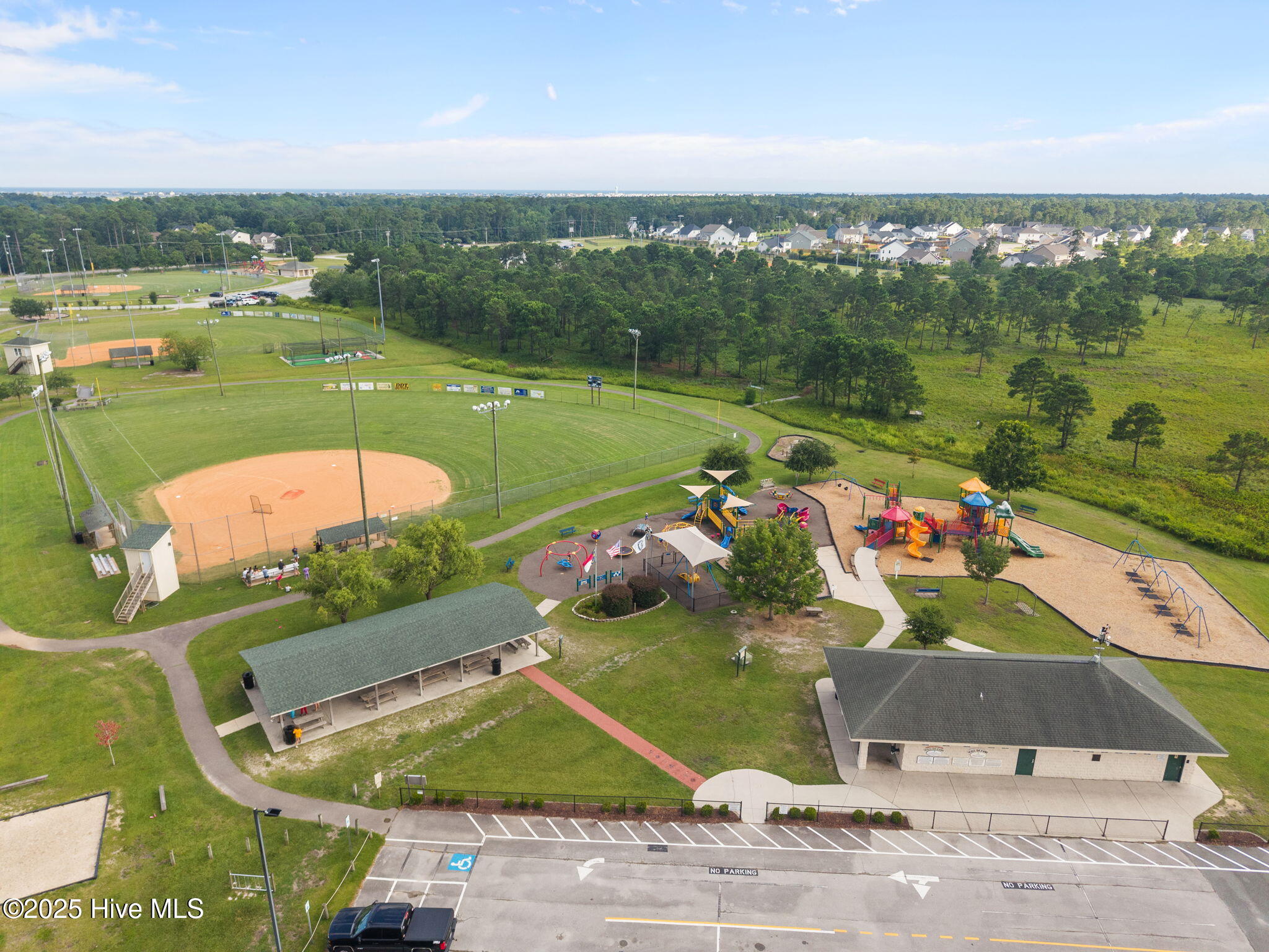 100518834 | Photo 75