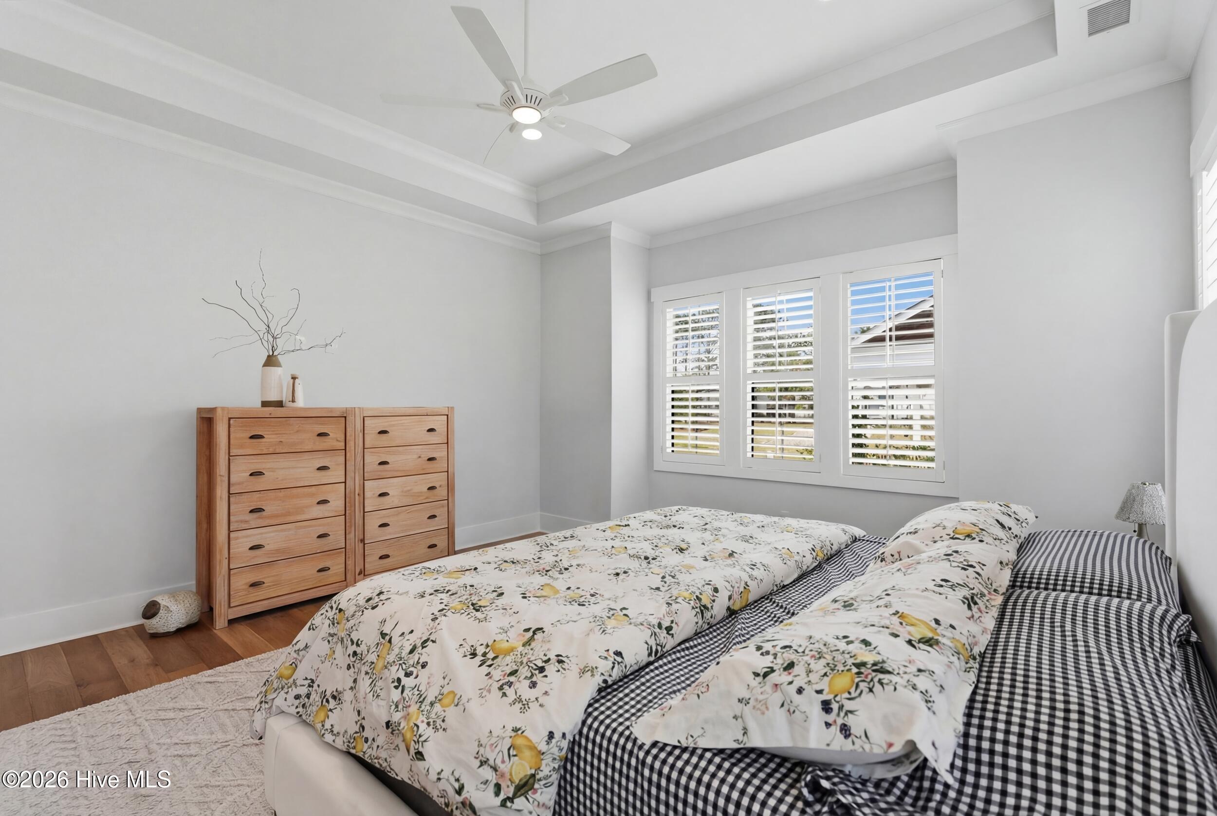 100563980 | Photo 45