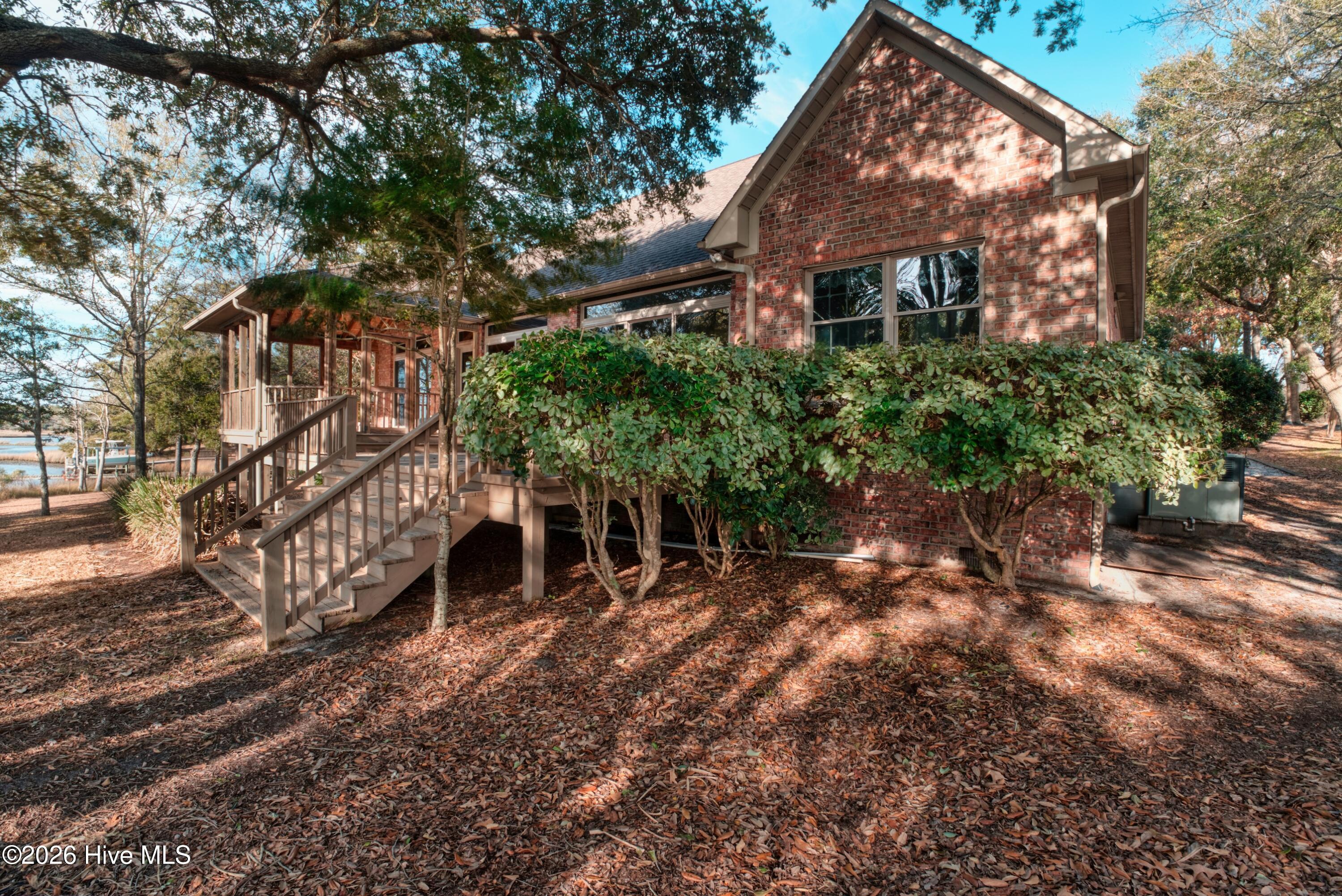 100551143 | Photo 21