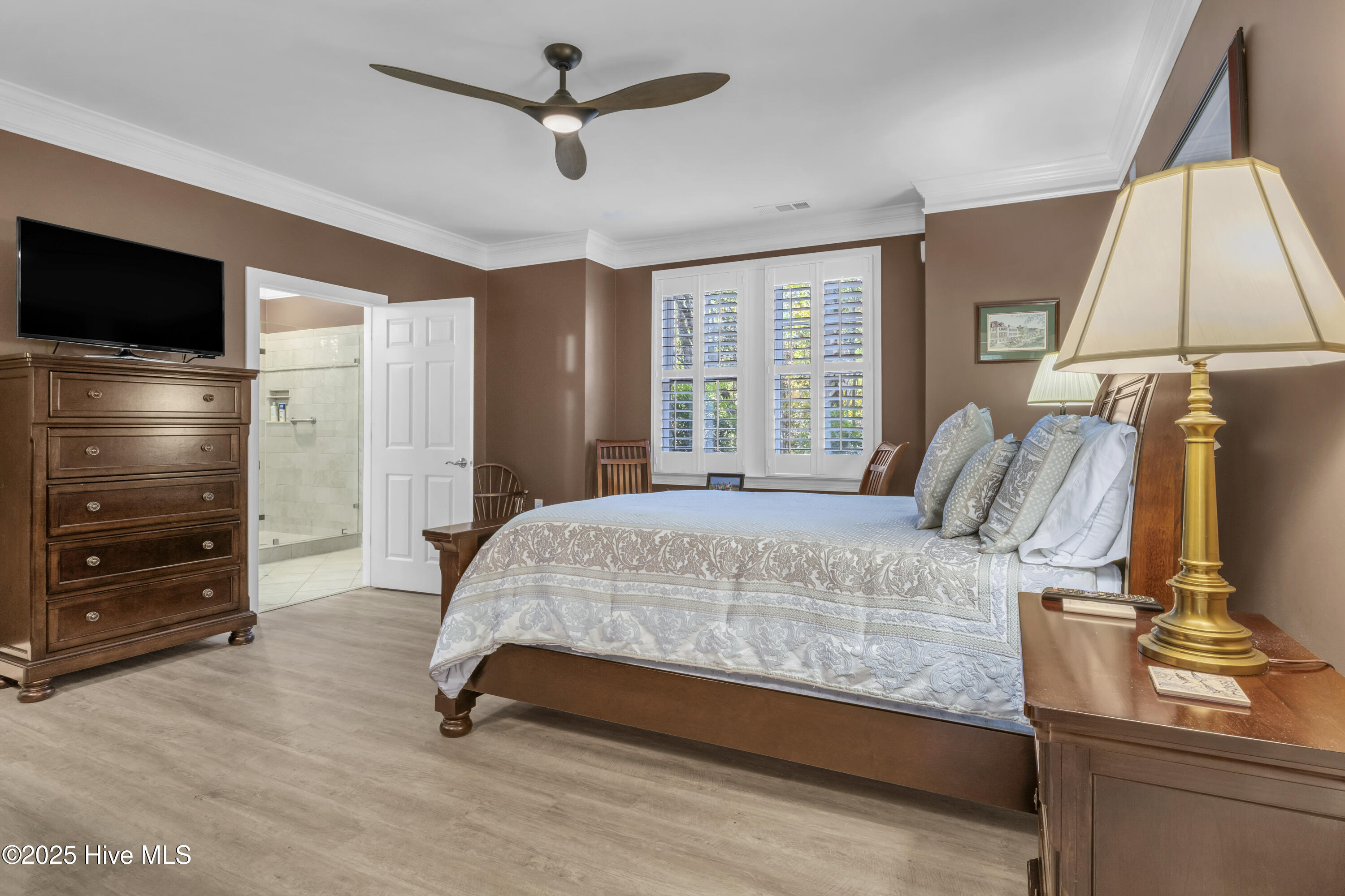 100541571 | Photo 13