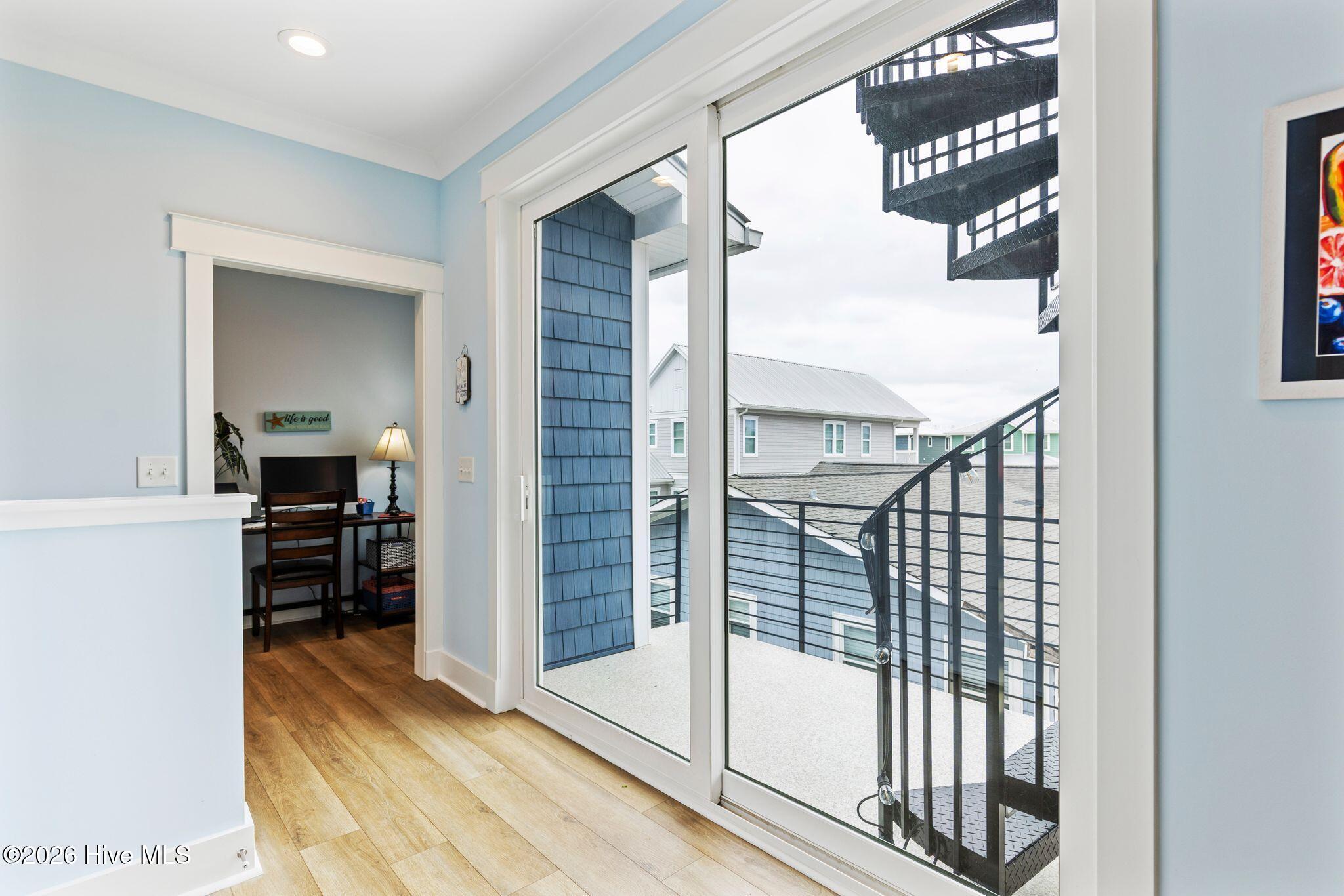 100570540 | Photo 49