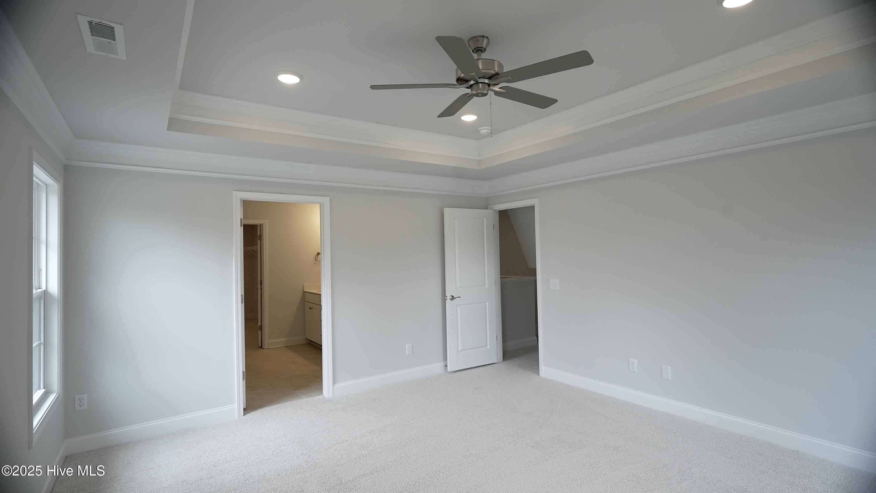 100428126 | Photo 23