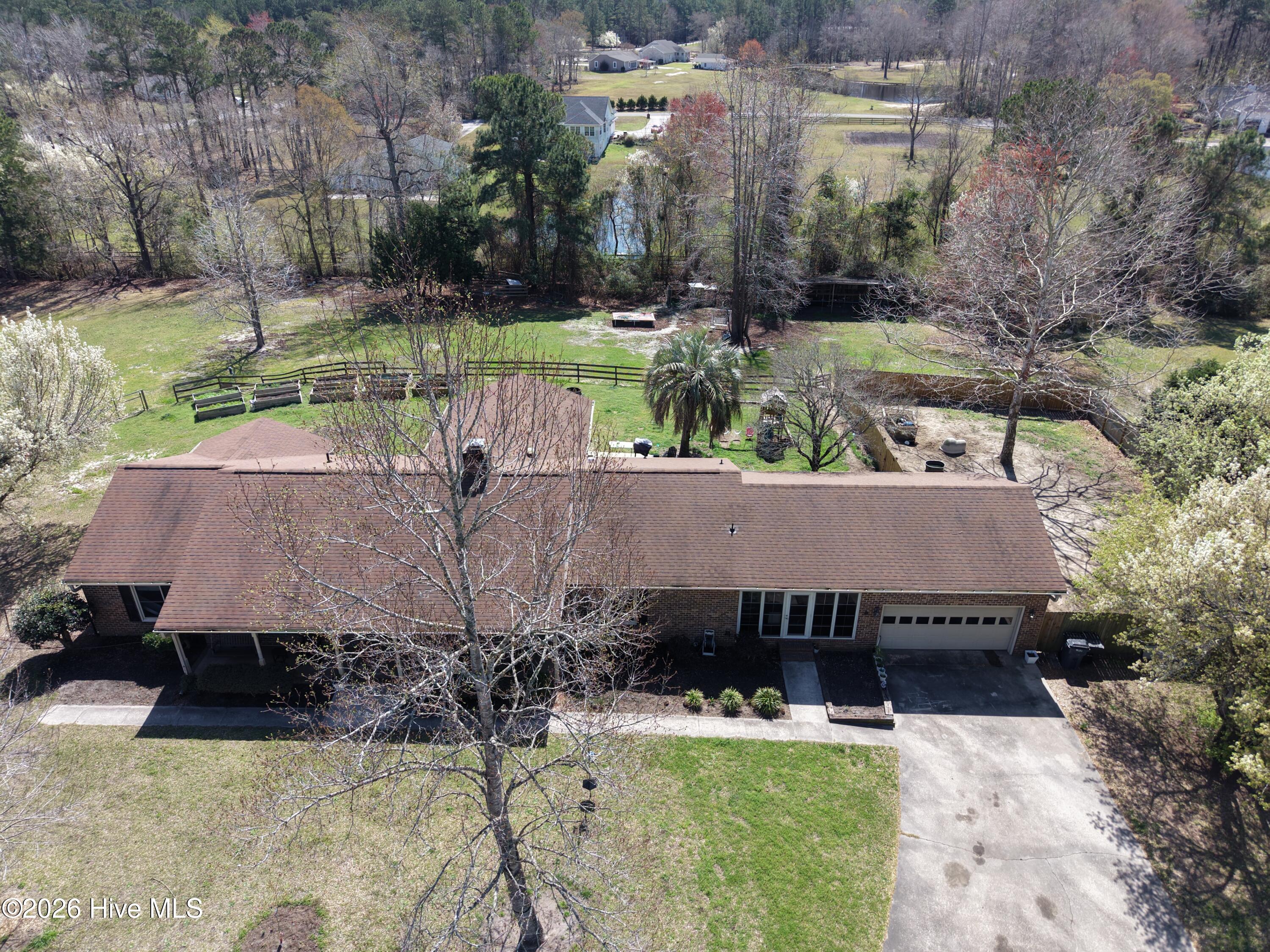 100563427 | Photo 47