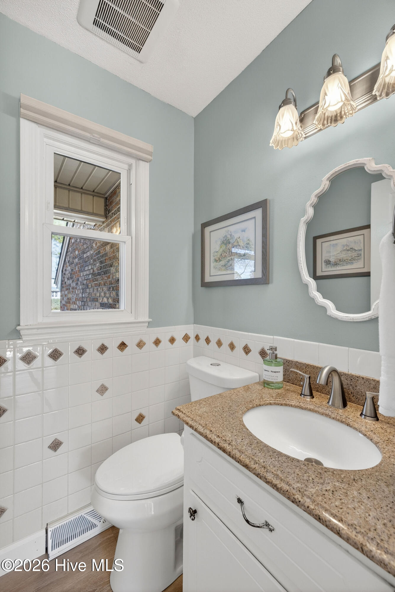 100556814 | Photo 16