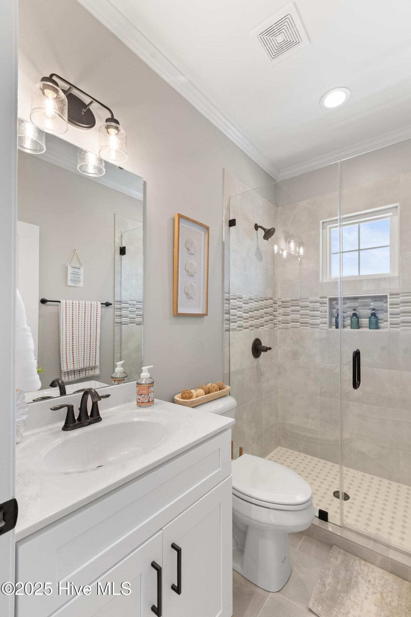 100498543 | Photo 31