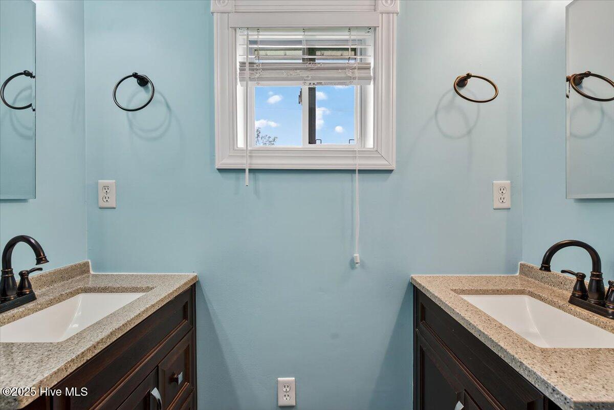 100513703 | Photo 39