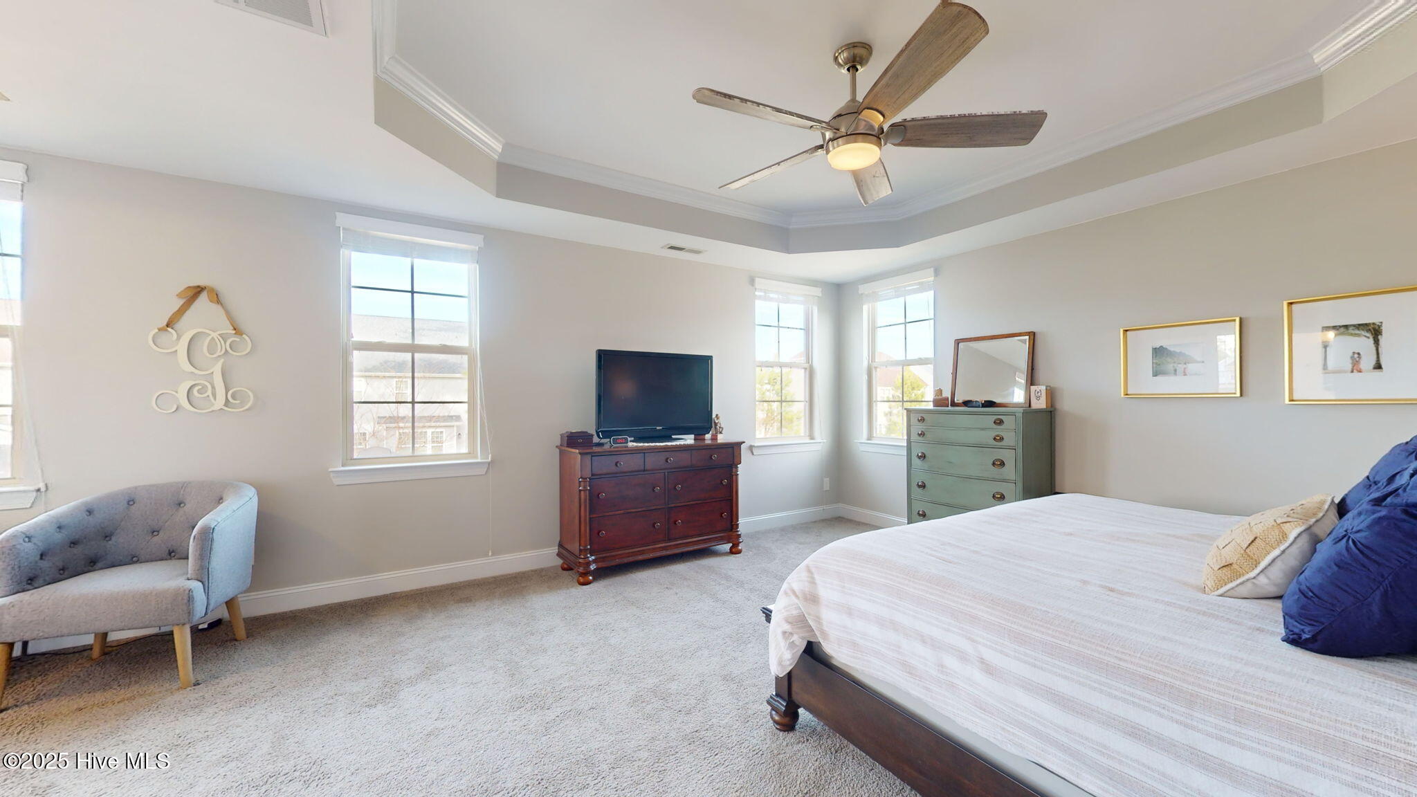 100530169 | Photo 38