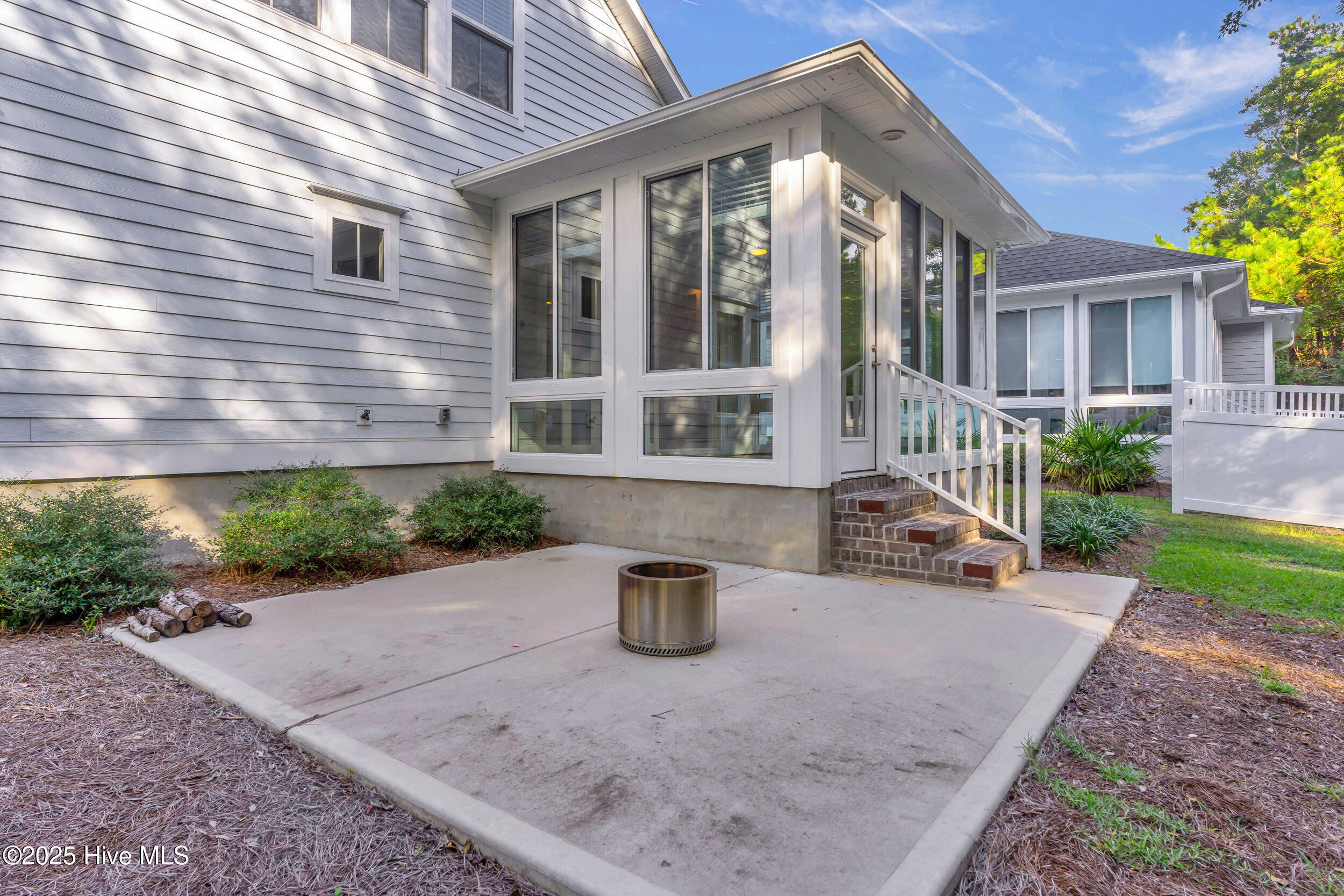 100535117 | Photo 45