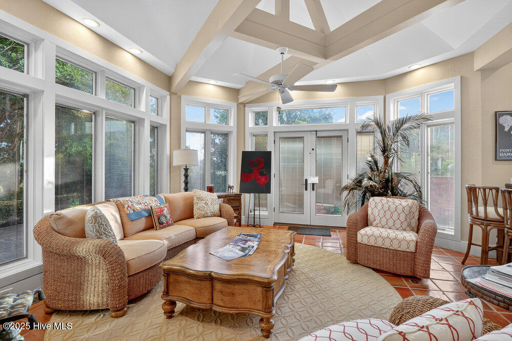 100544850 | Photo 41