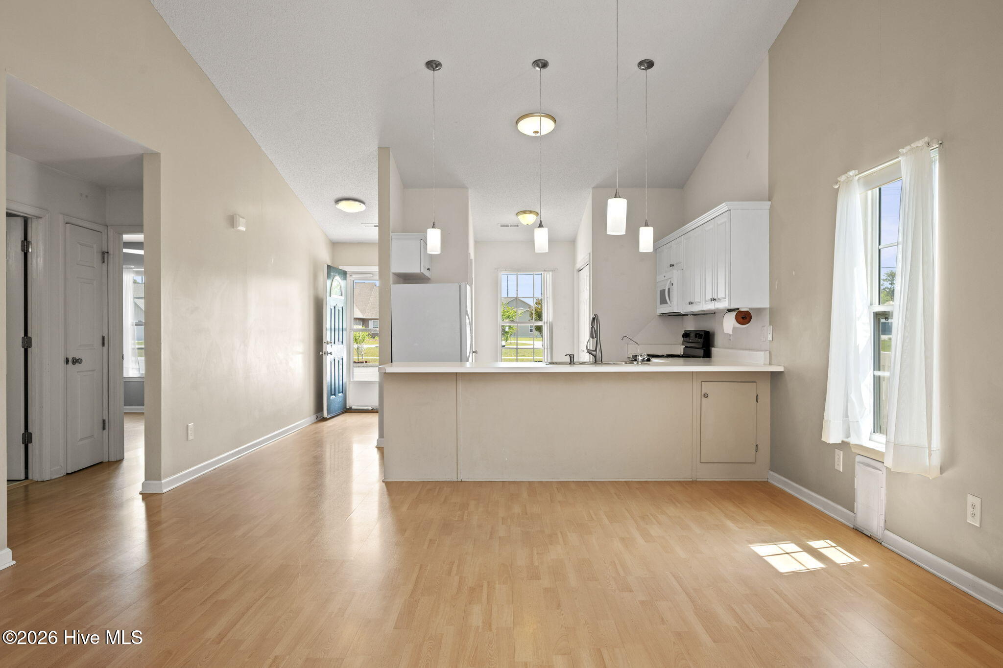 100568088 | Photo 10