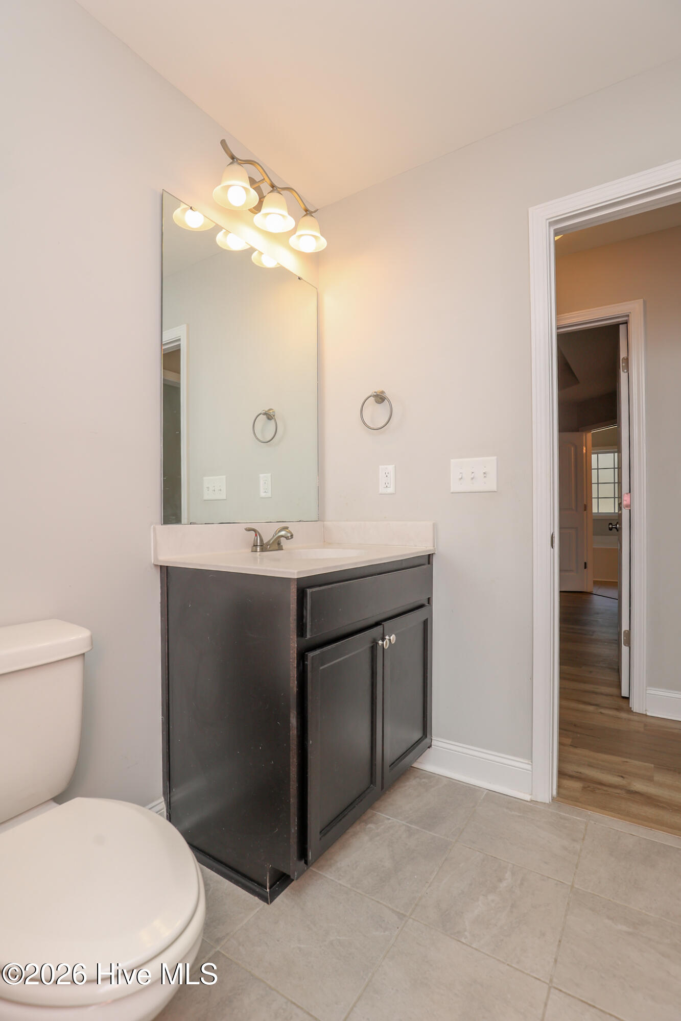 100559393 | Photo 26