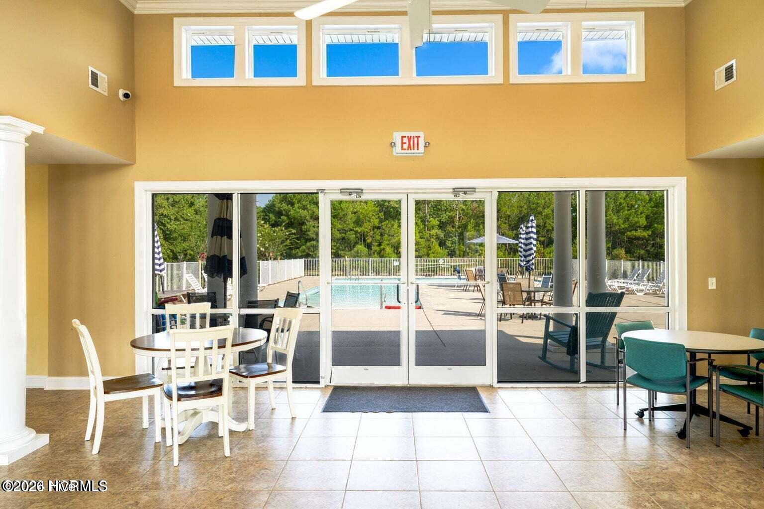 100553688 | Photo 44