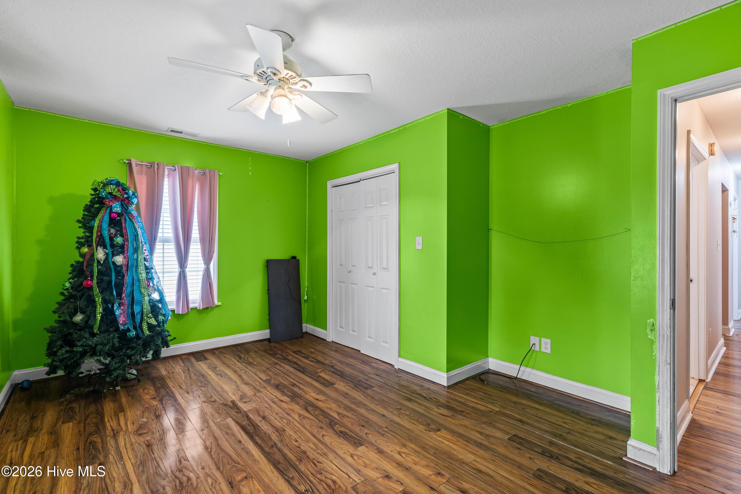 100559175 | Photo 32