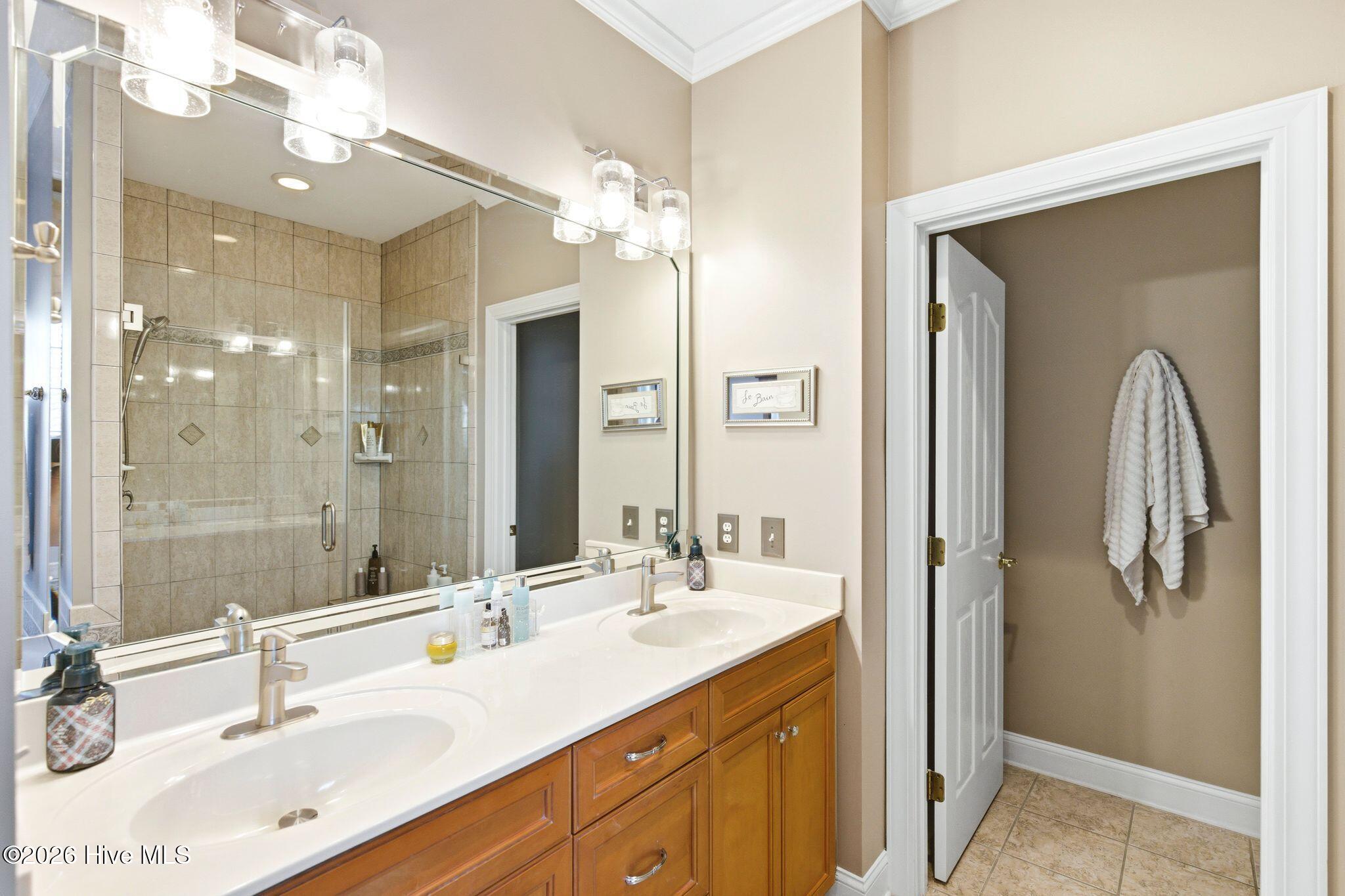 100564918 | Photo 37