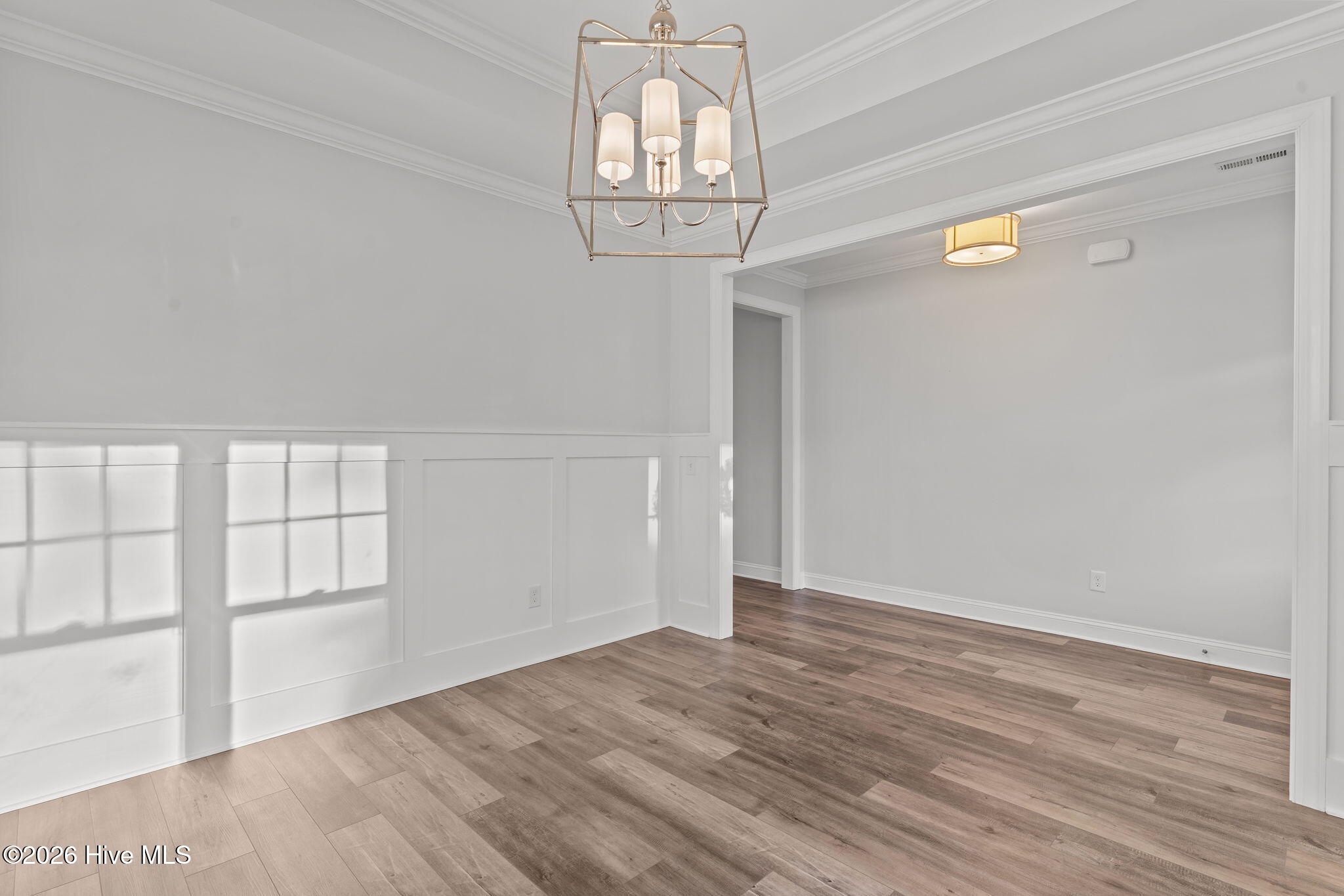 100548771 | Photo 18