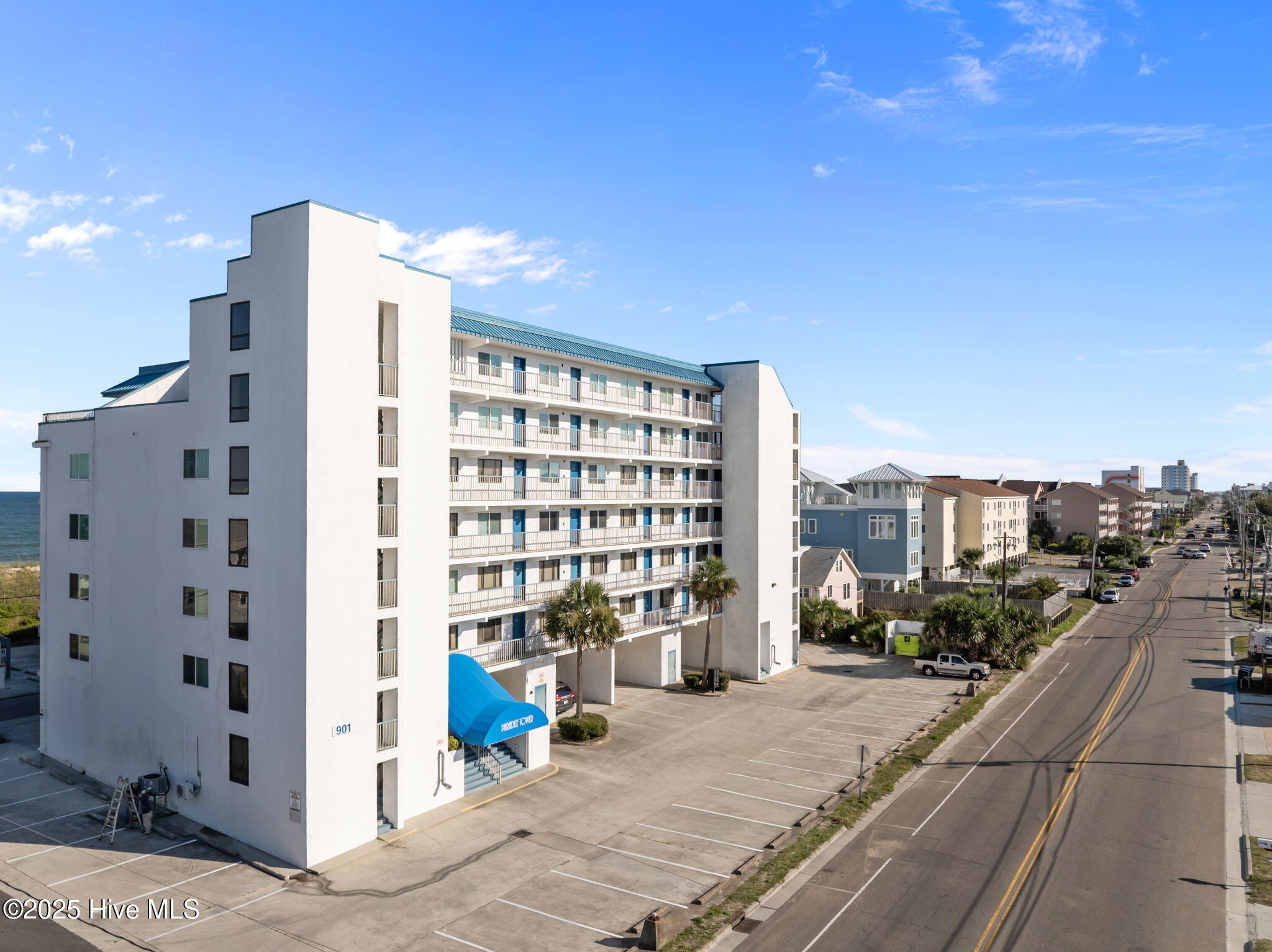 100570522 | Photo 40