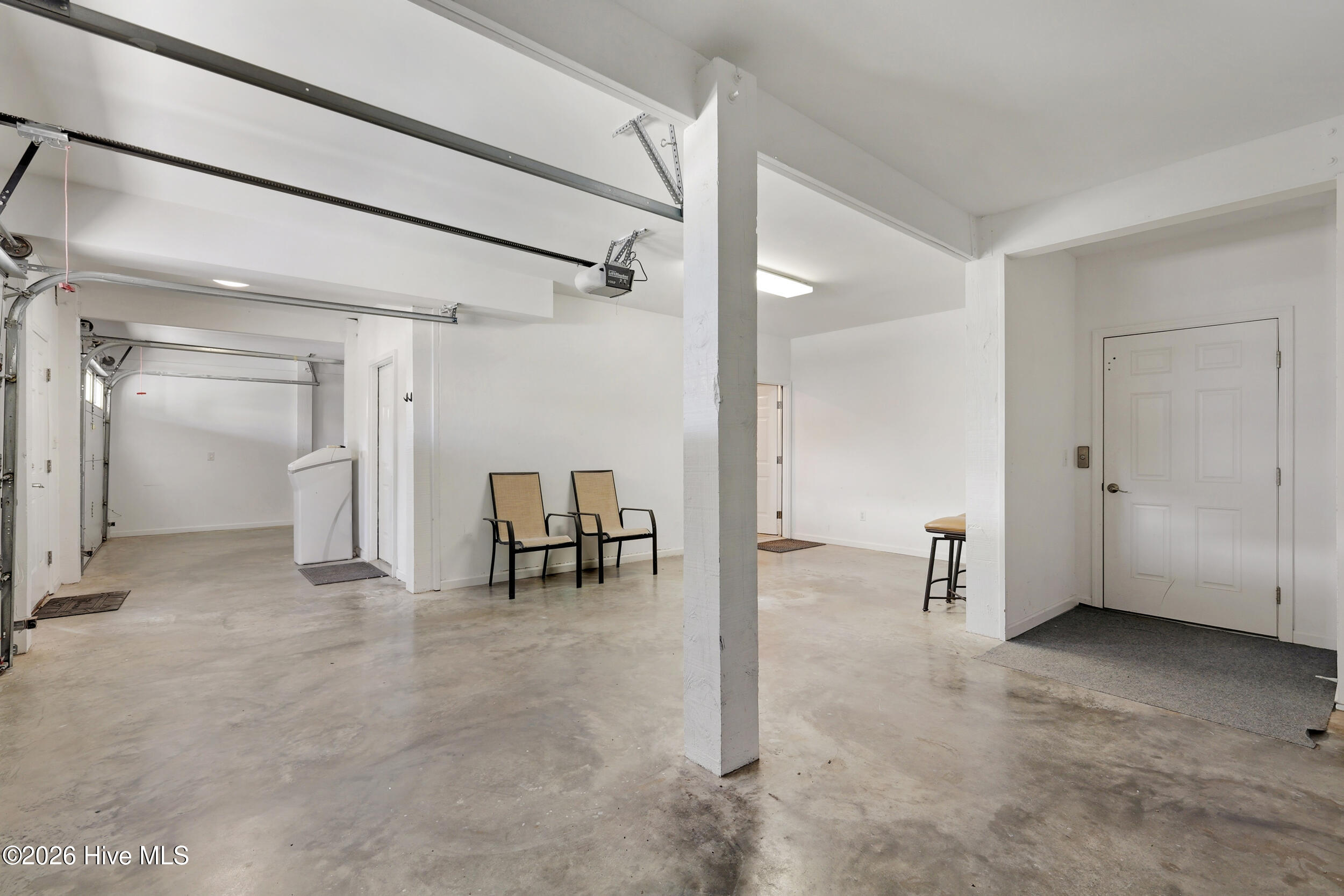 100561472 | Photo 41