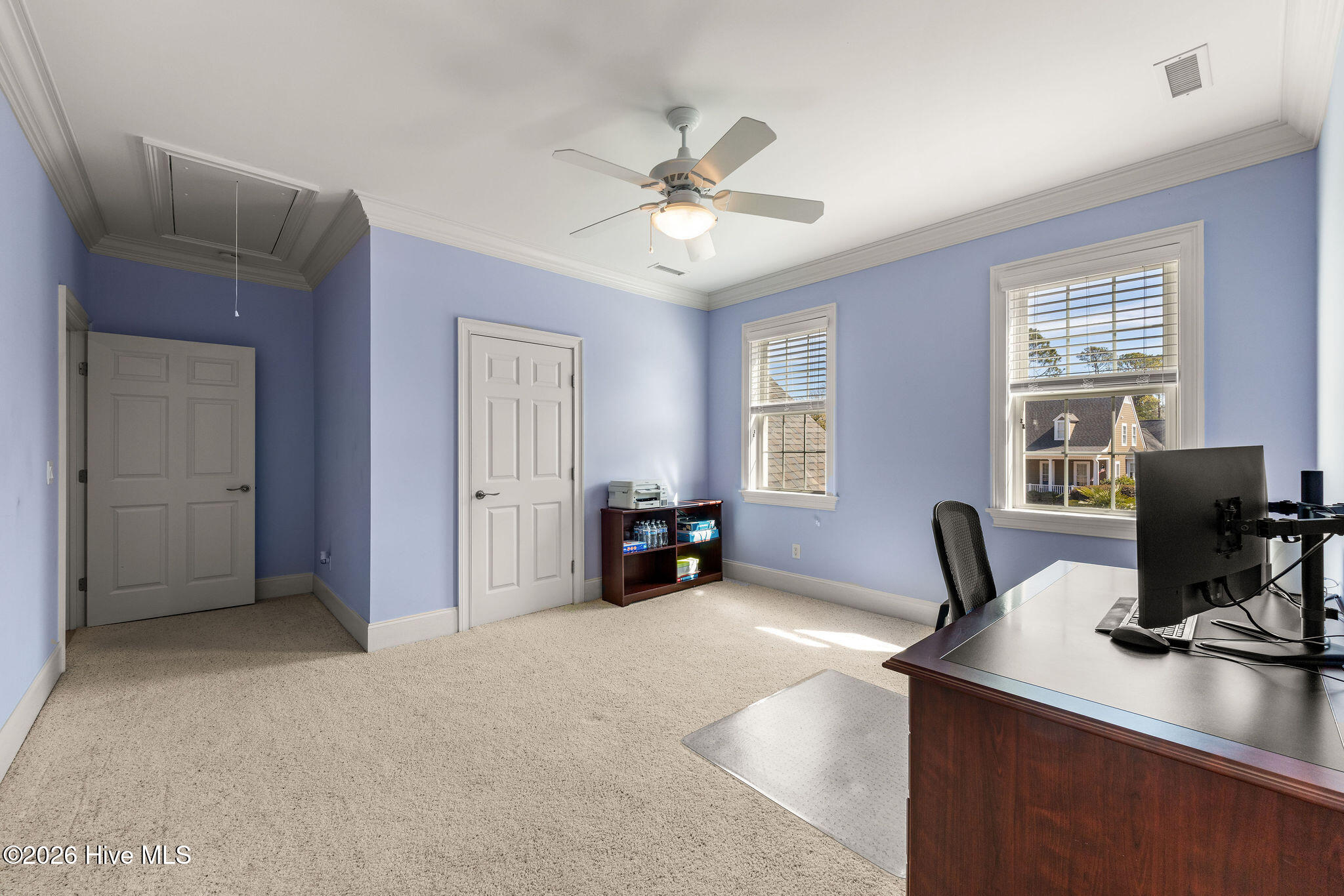 100557018 | Photo 51