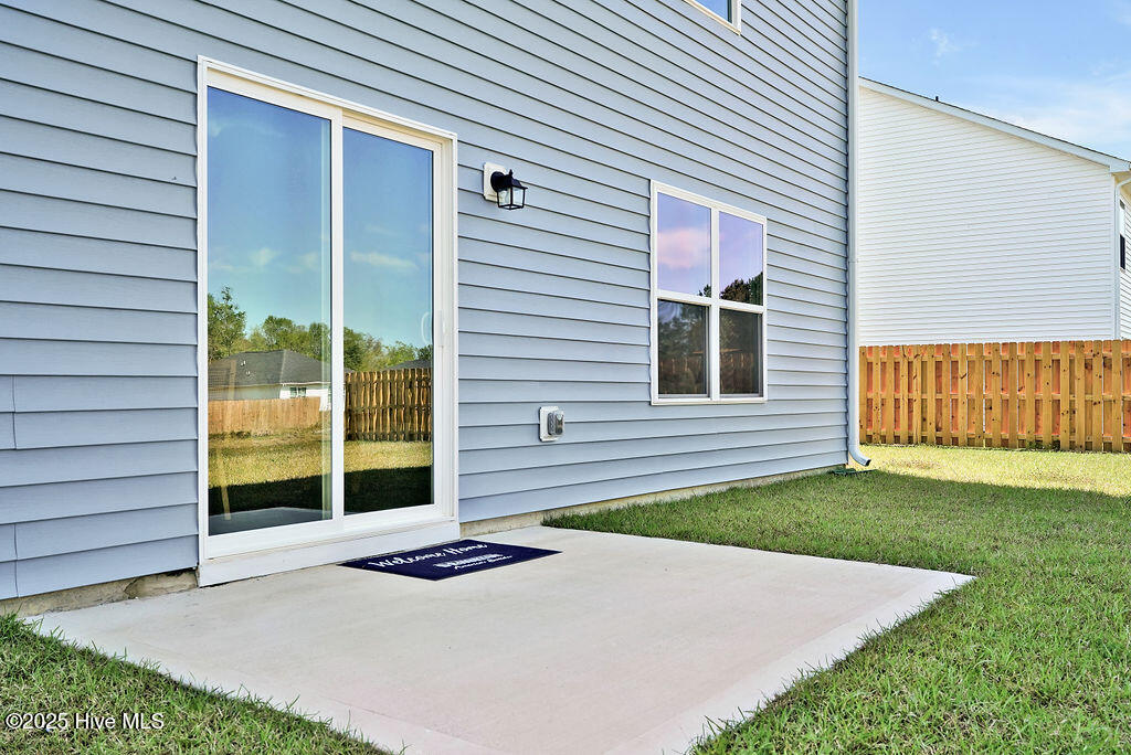 100520746 | Photo 40