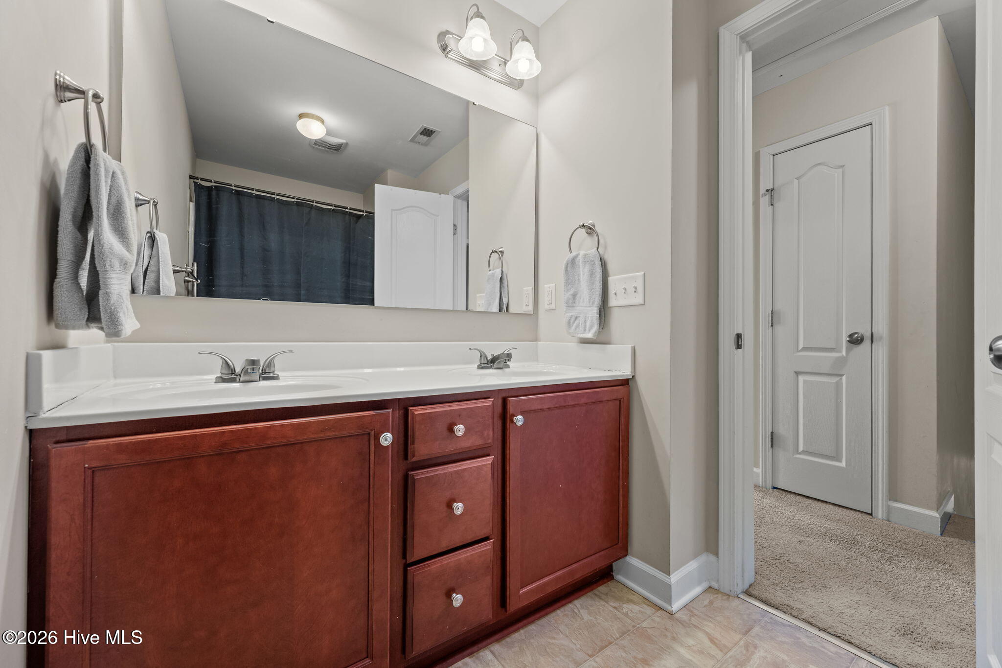 100552889 | Photo 26