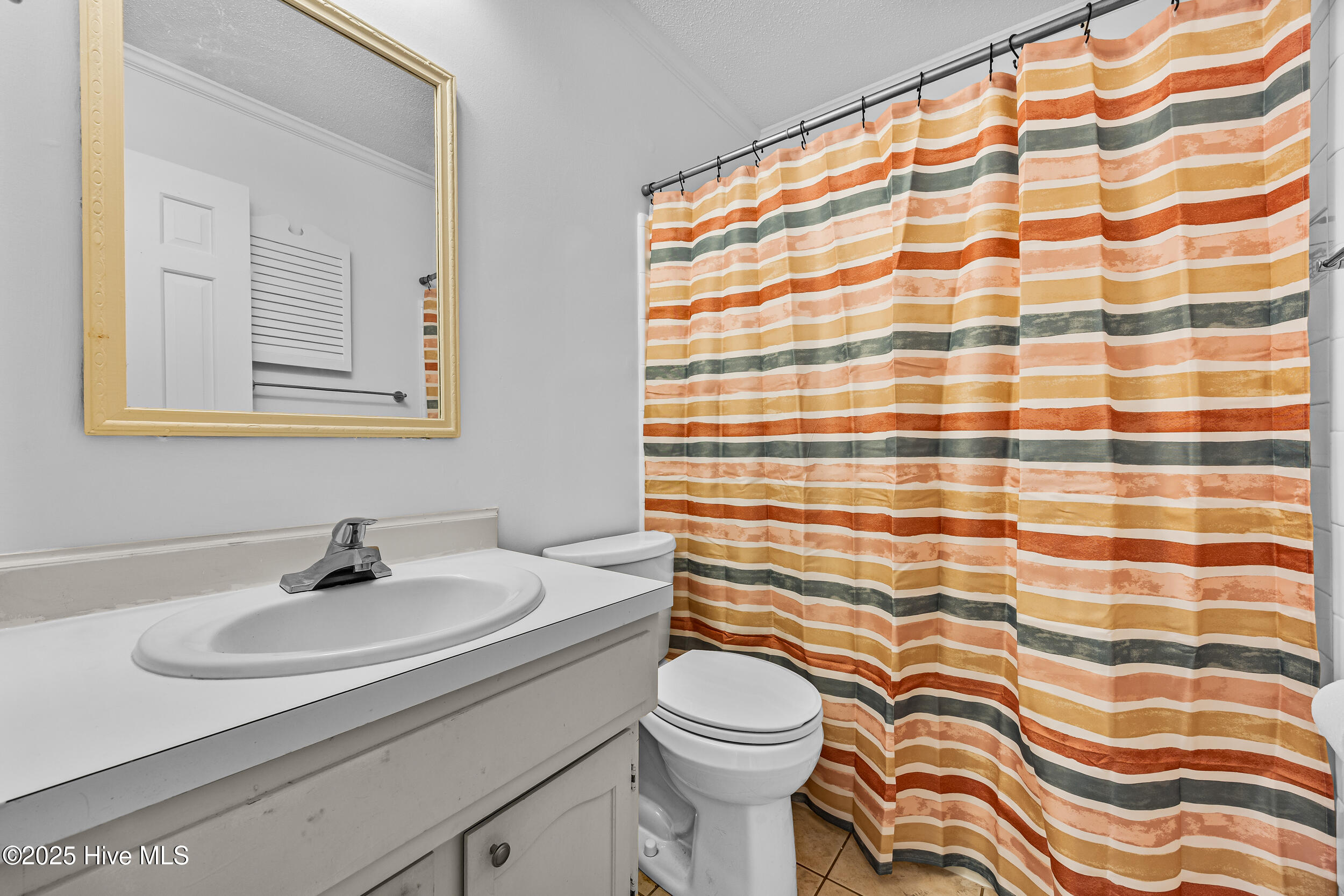 100545120 | Photo 13