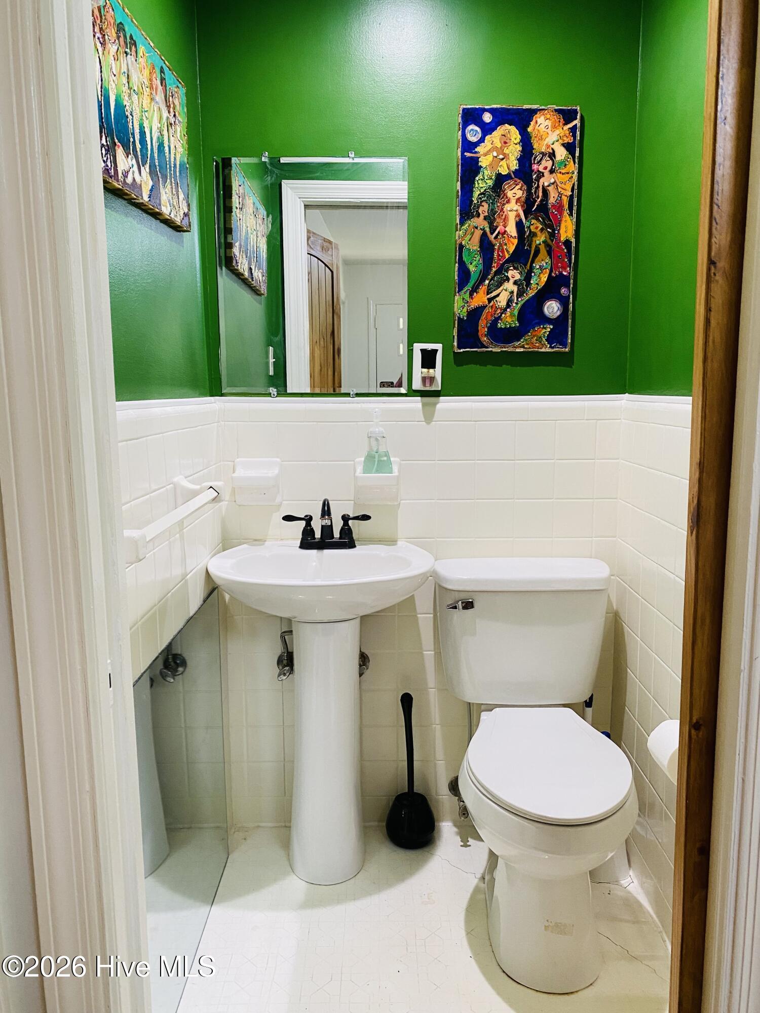 100569666 | Photo 40