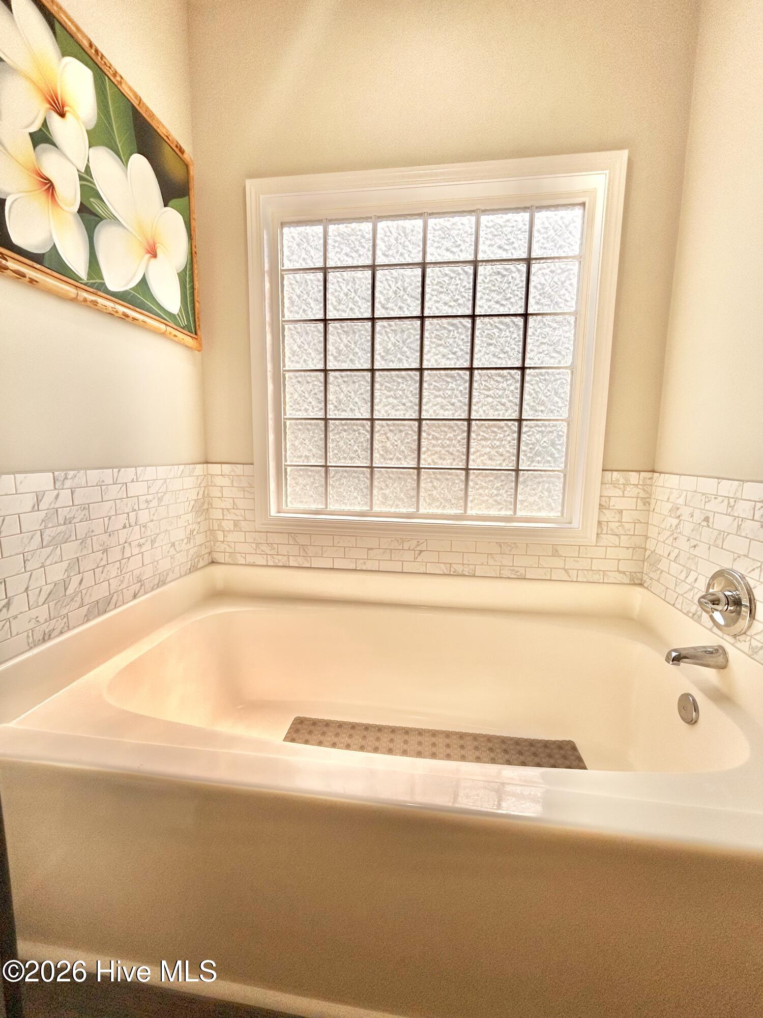 100564240 | Photo 34