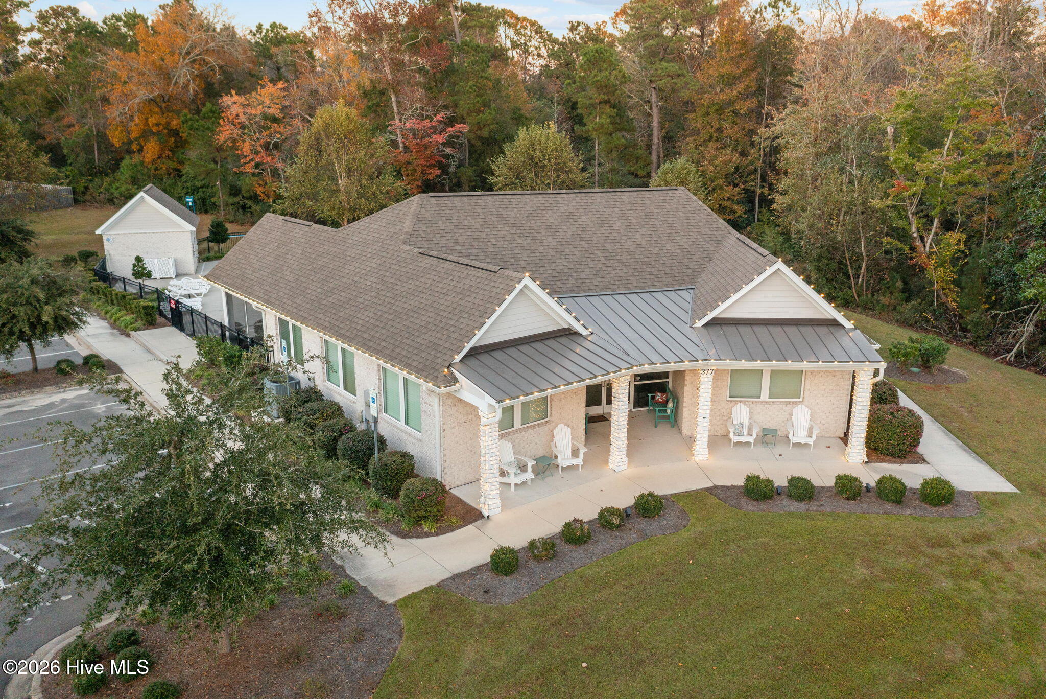 100562487 | Photo 61