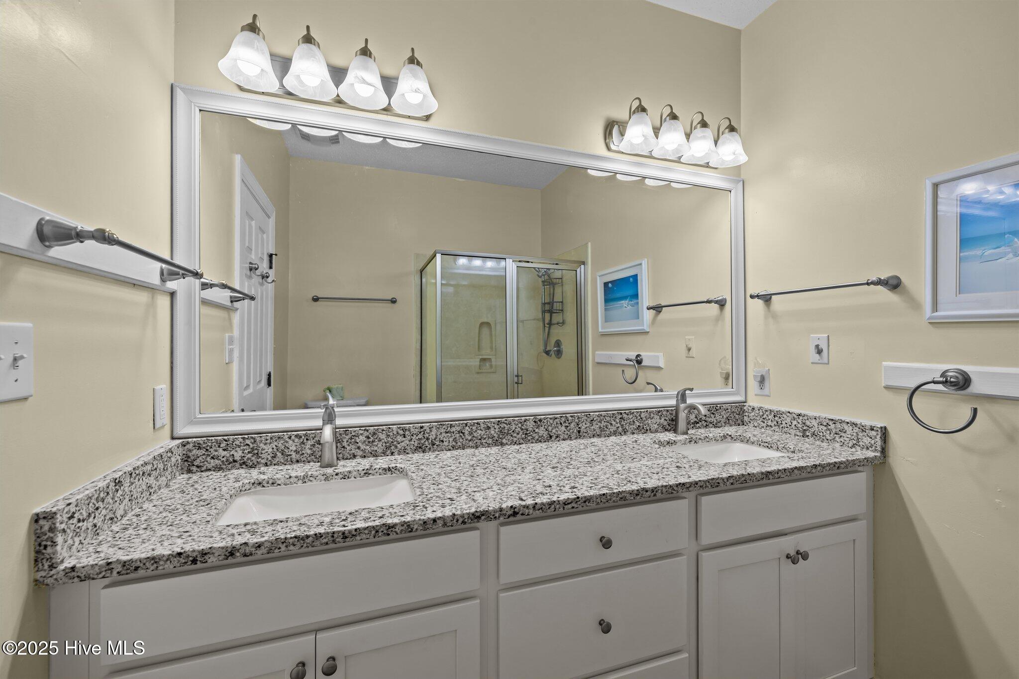 100515431 | Photo 43