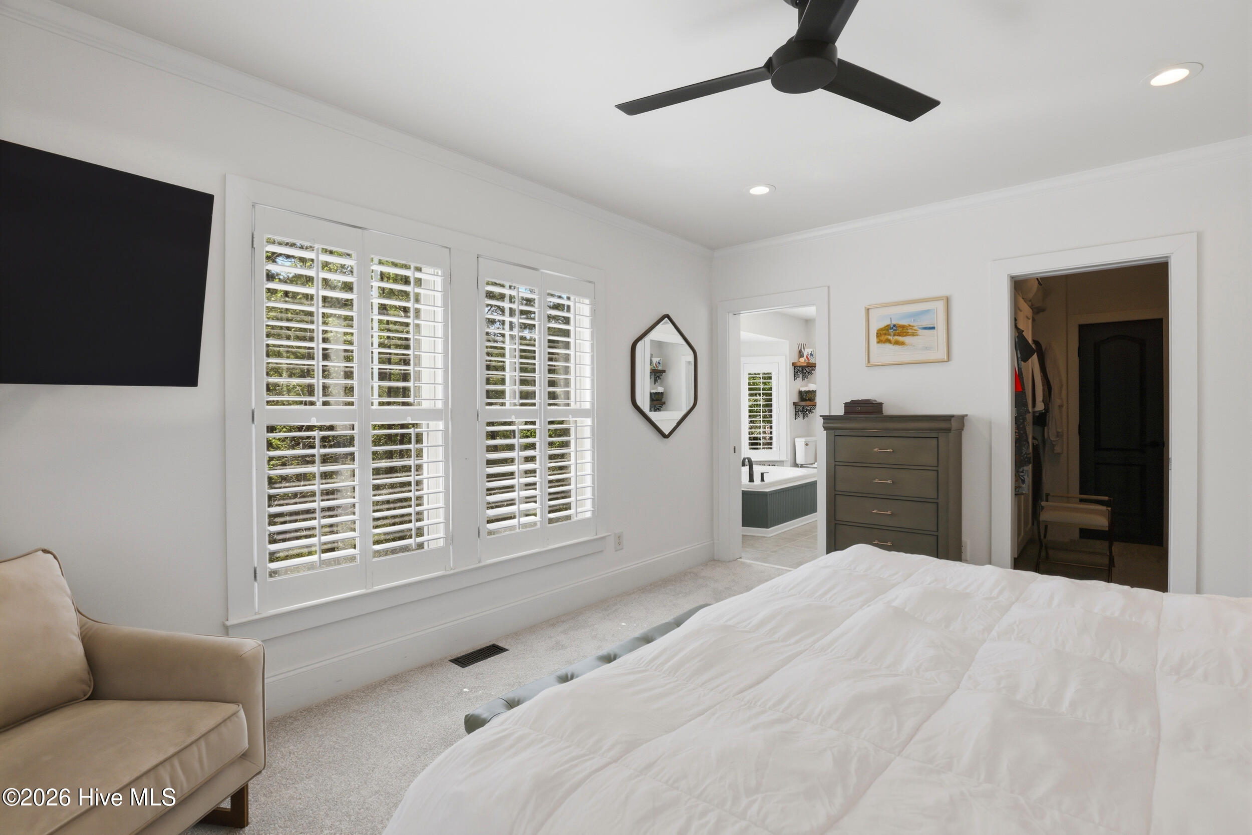 100564961 | Photo 22