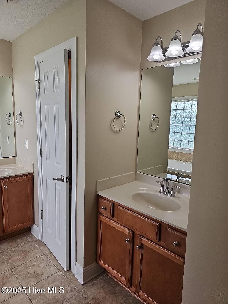 100541089 | Photo 23