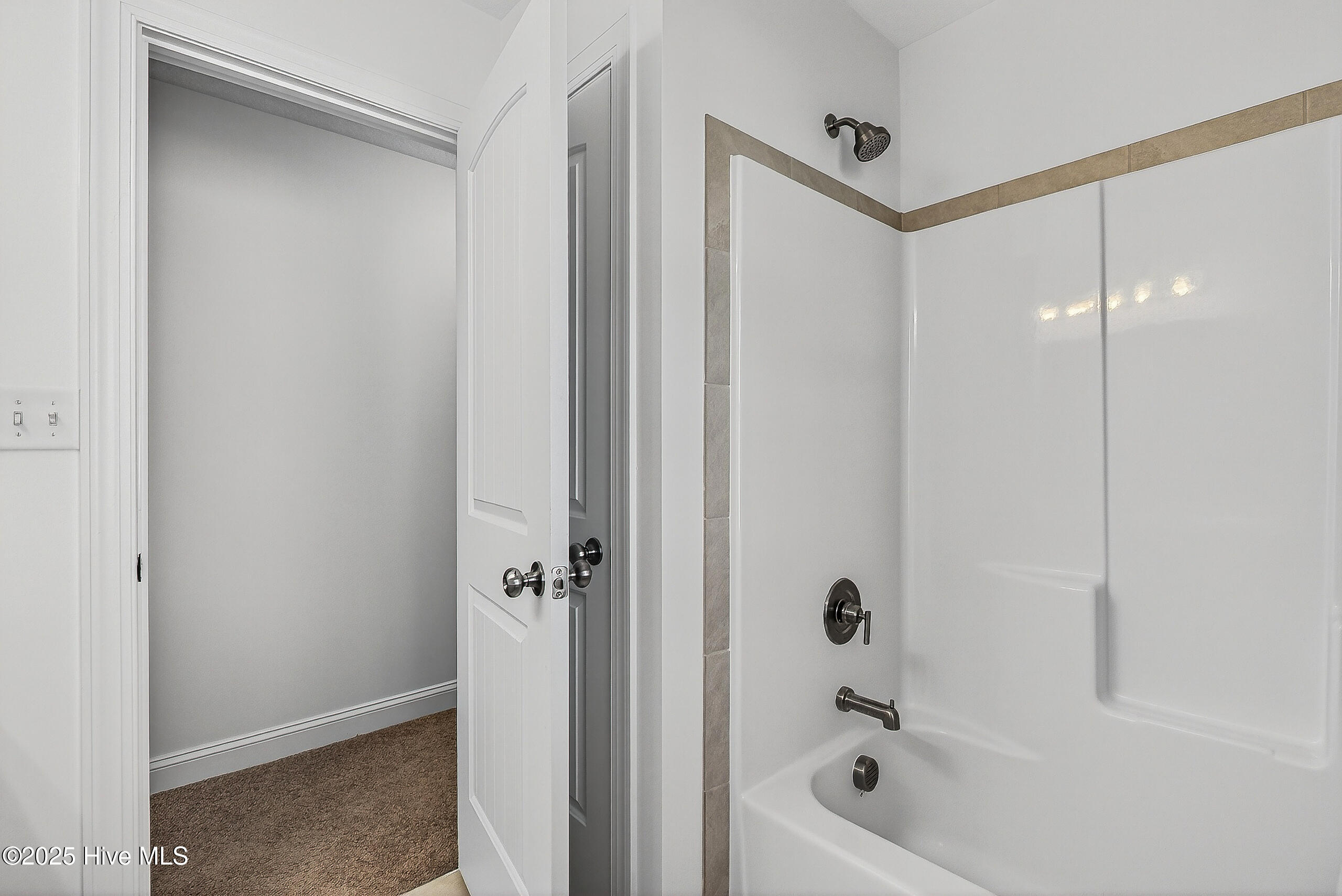 100542531 | Photo 39