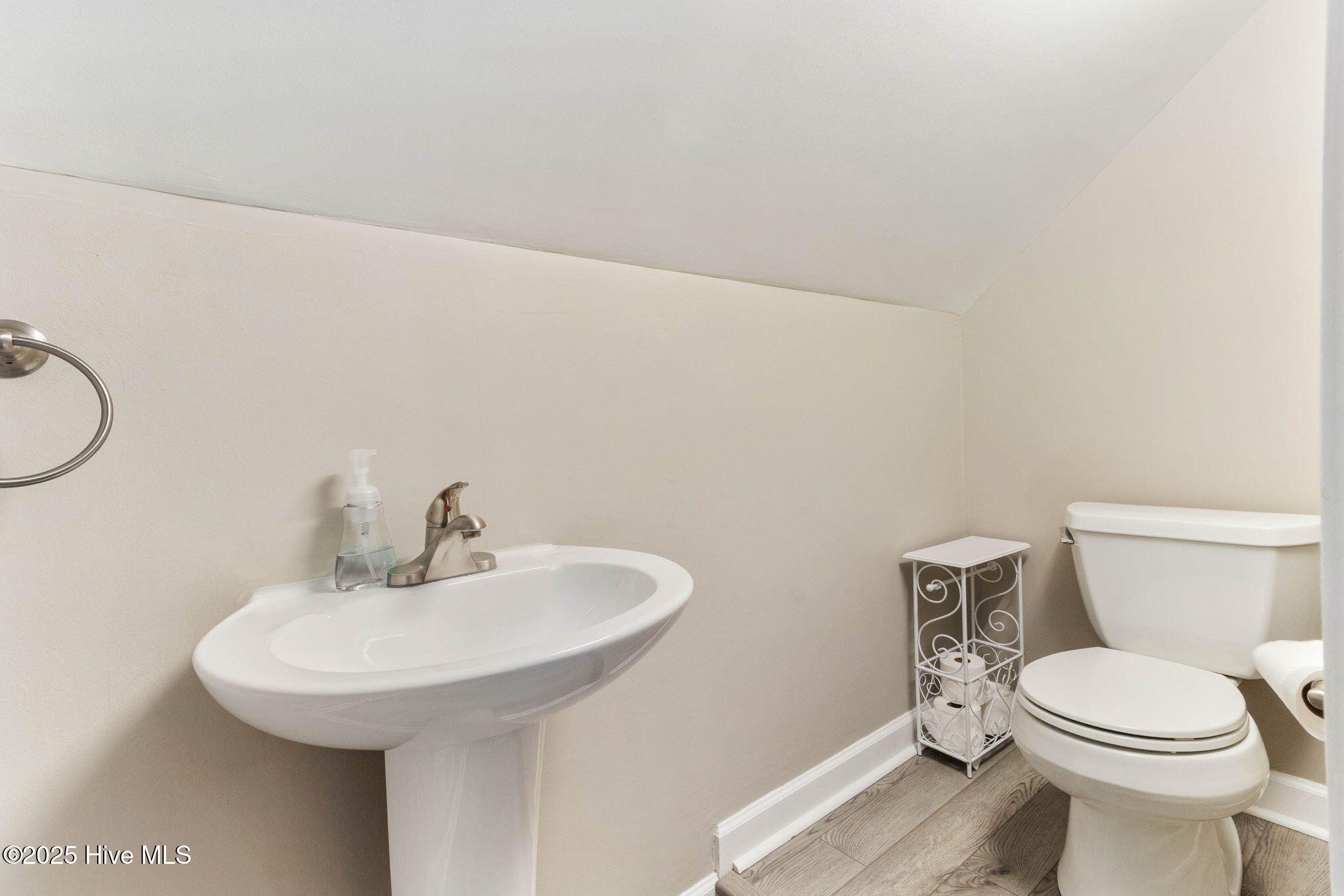 100533905 | Photo 38