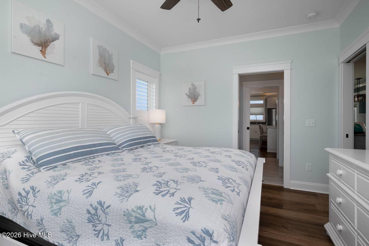 100560212 | Photo 146