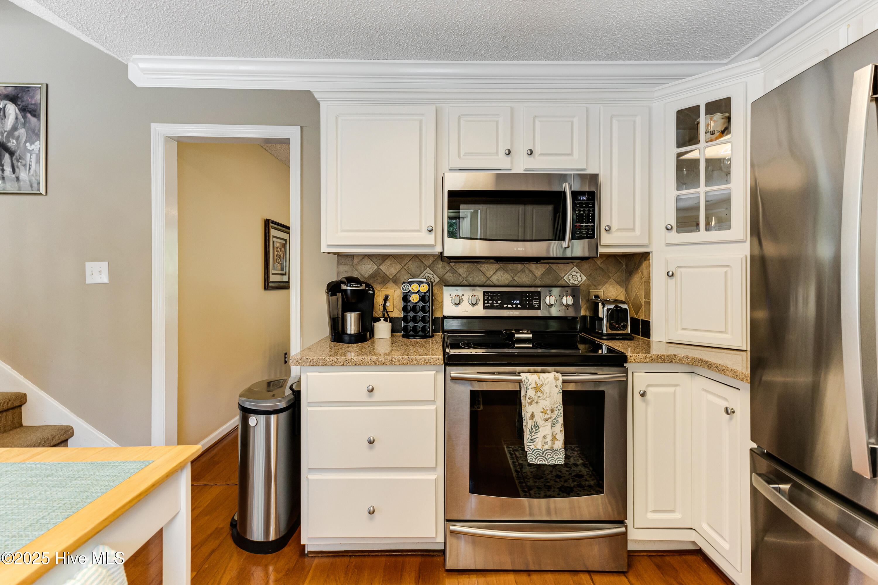 100508279 | Photo 18