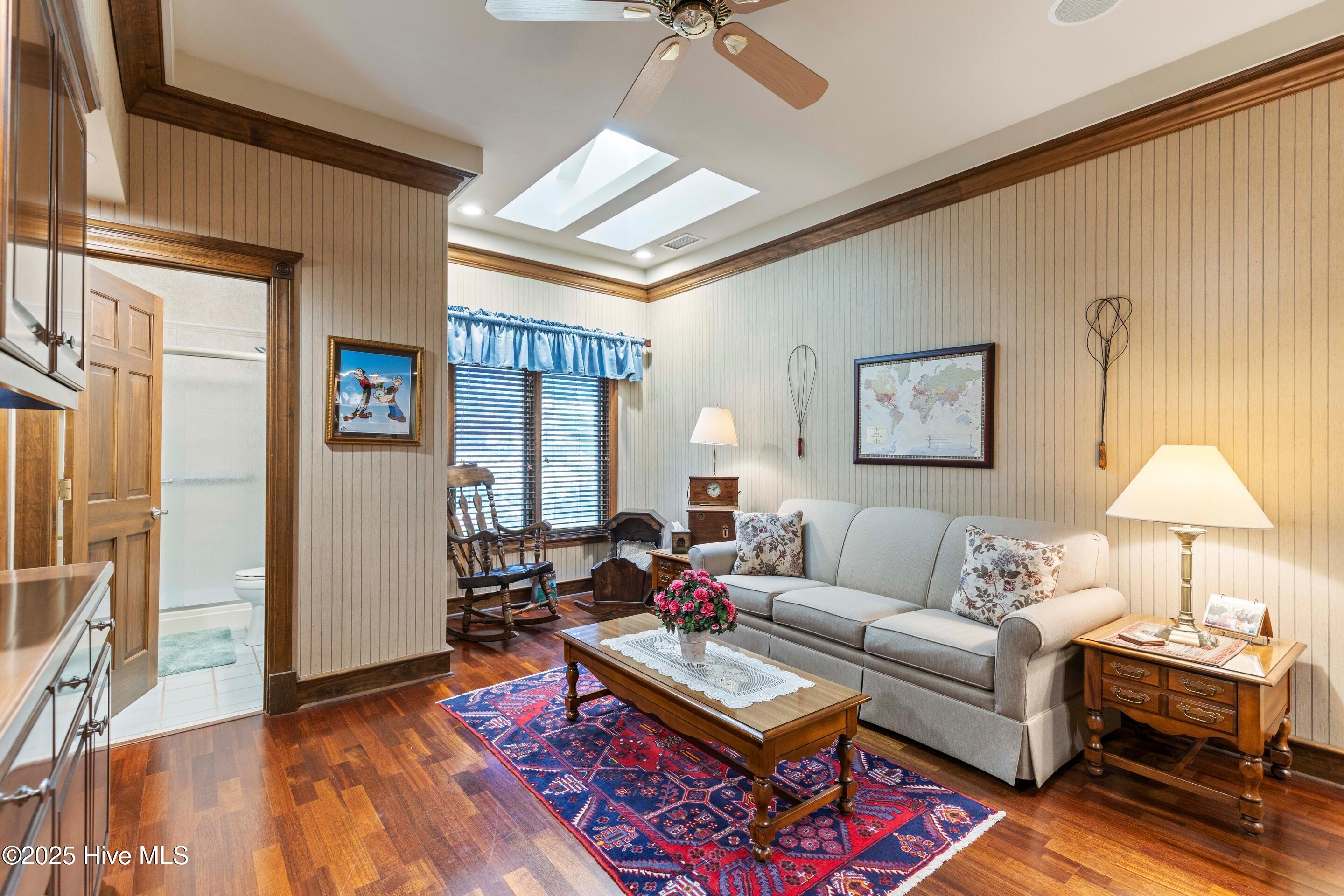 100539115 | Photo 55