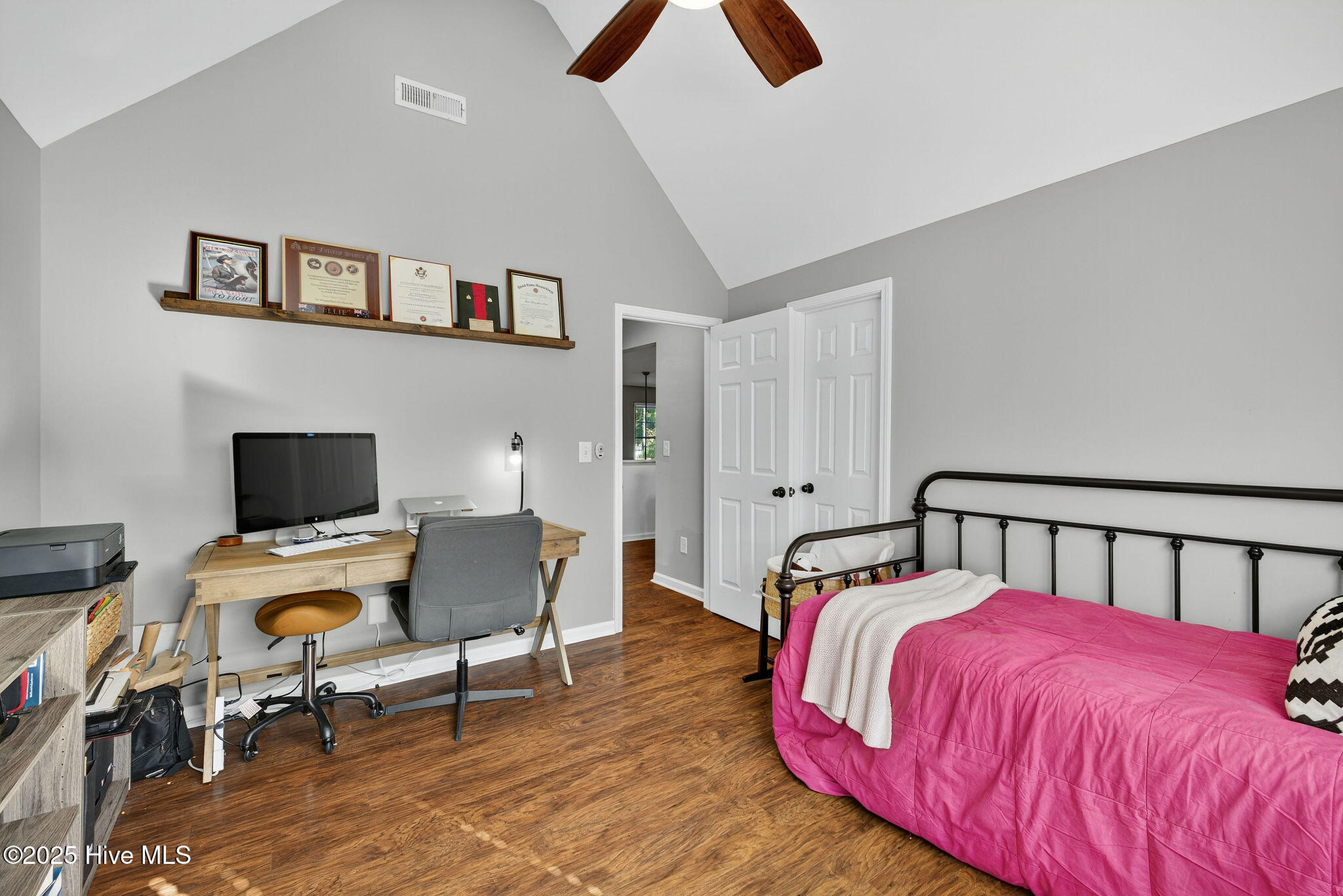 100537905 | Photo 28